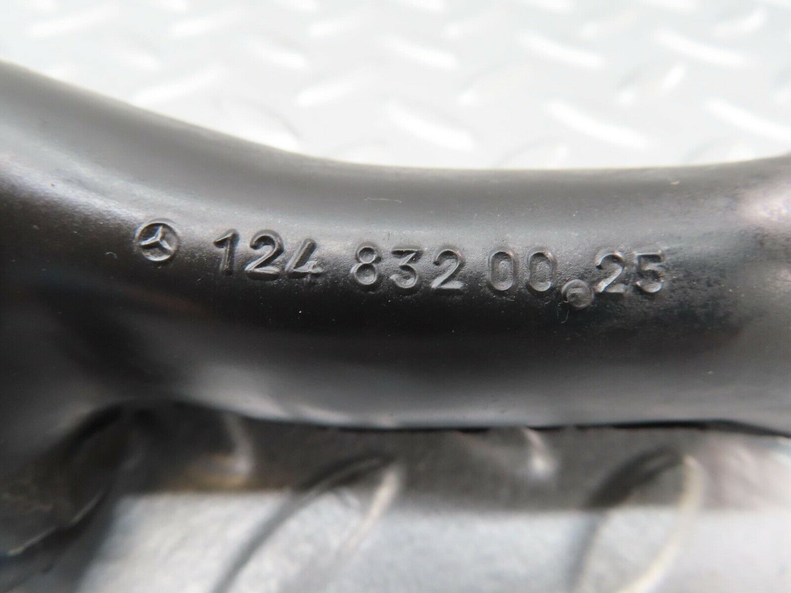 16496 Mercedes-Benz W124 260E Heater Water Drain 1248320025