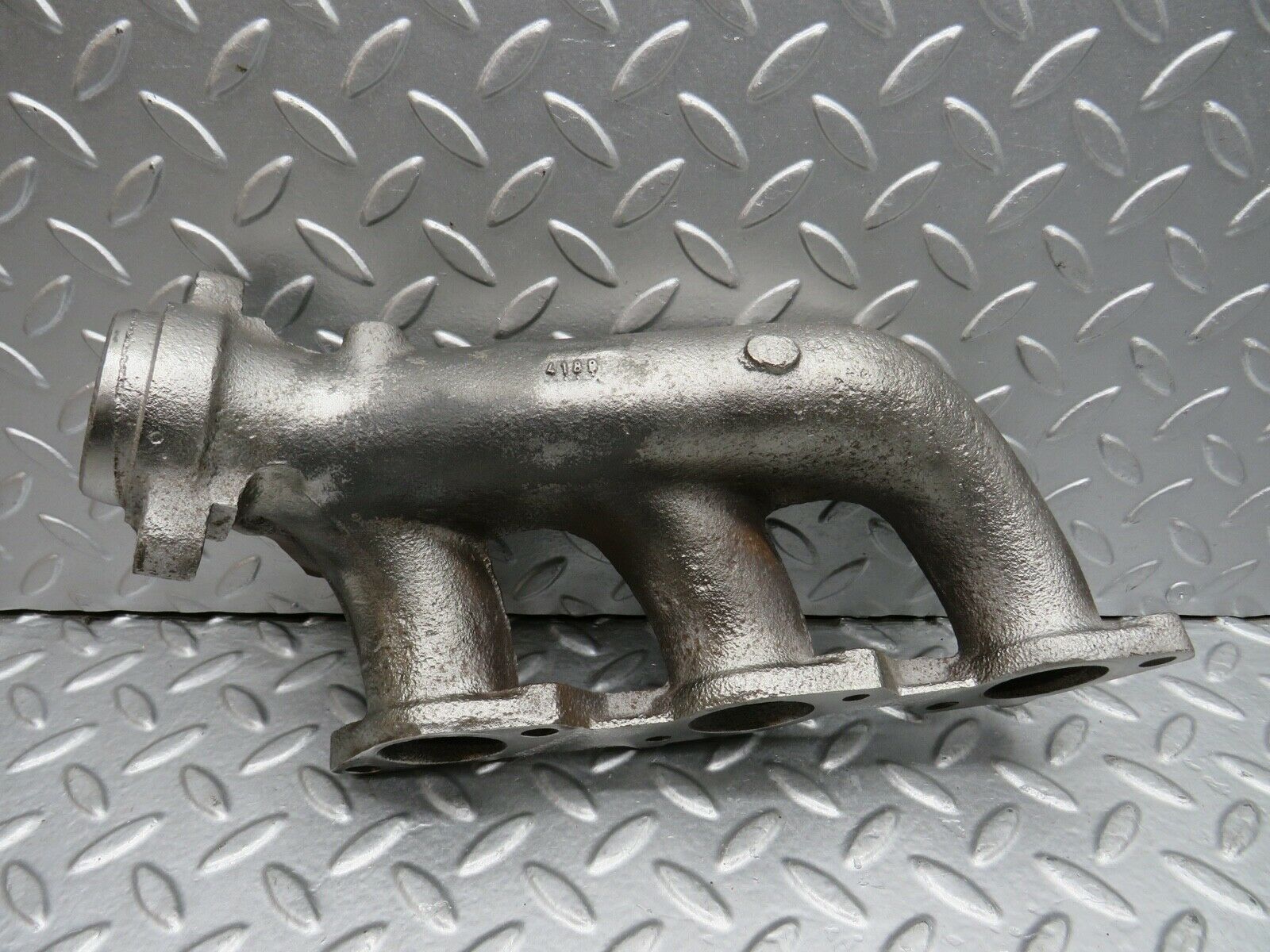 21890 Mercedes-Benz W126 300SE Exhaust Manifold Cylinder 1-3 1031421502