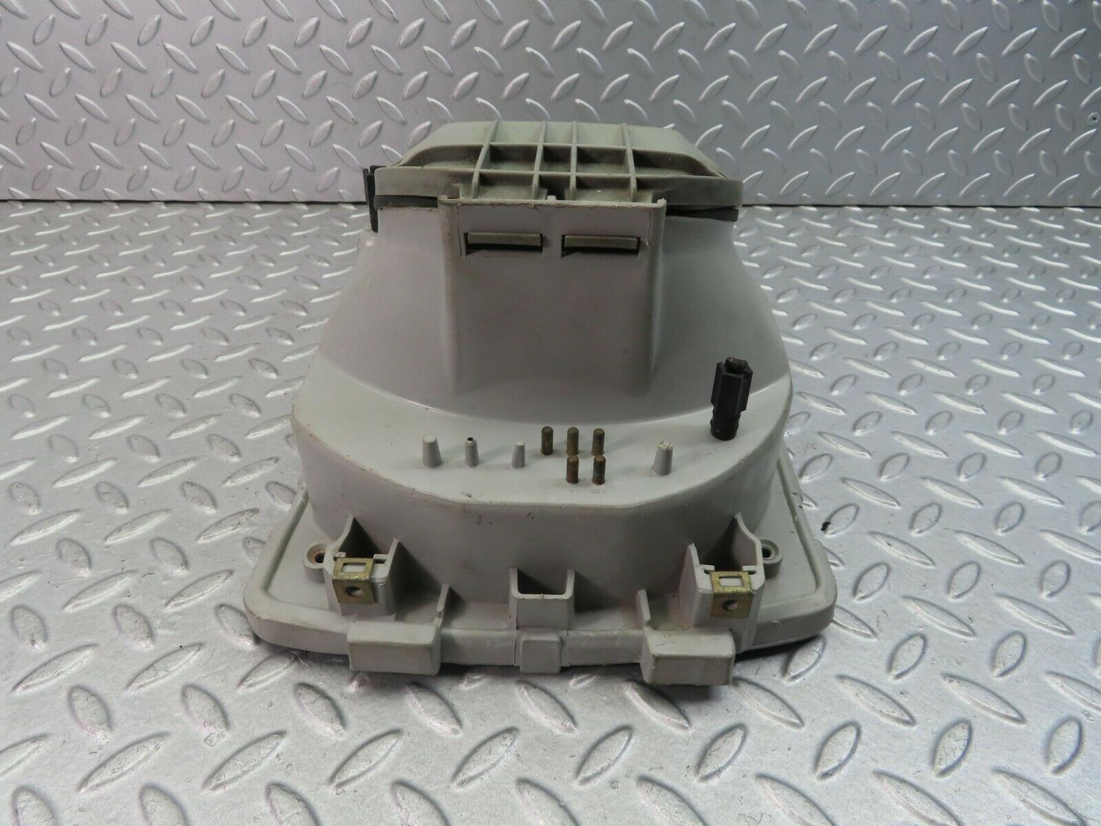 8470 Mercedes-Benz W123 Headlight Housing Hella Left