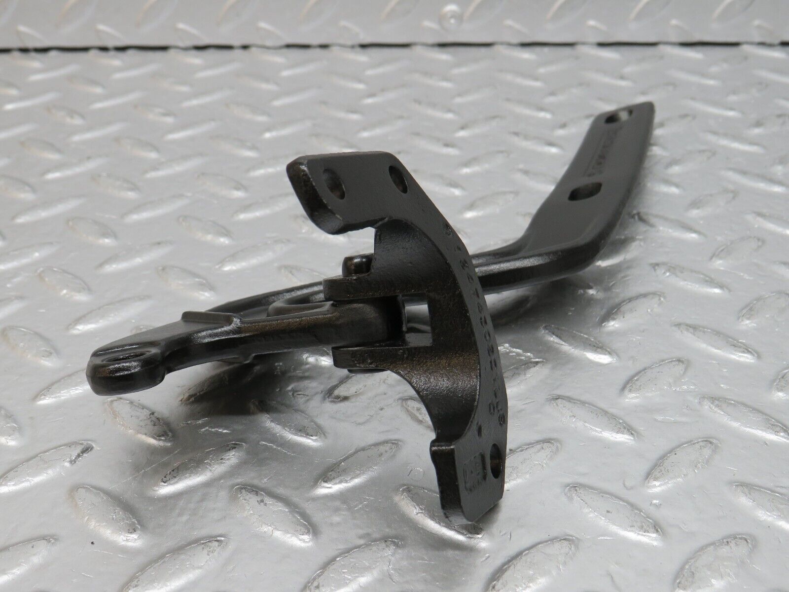 32542 Mercedes-Benz S124 300TE Trunk Lid Hinge Right 1247430451 1247430221