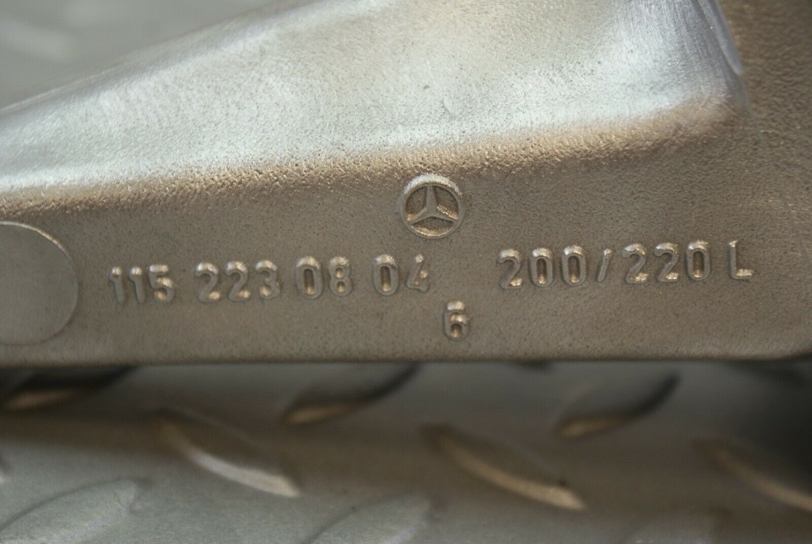 3071 Mercedes-Benz W115 220D Engine Mount Bracket Left Side 1152230804