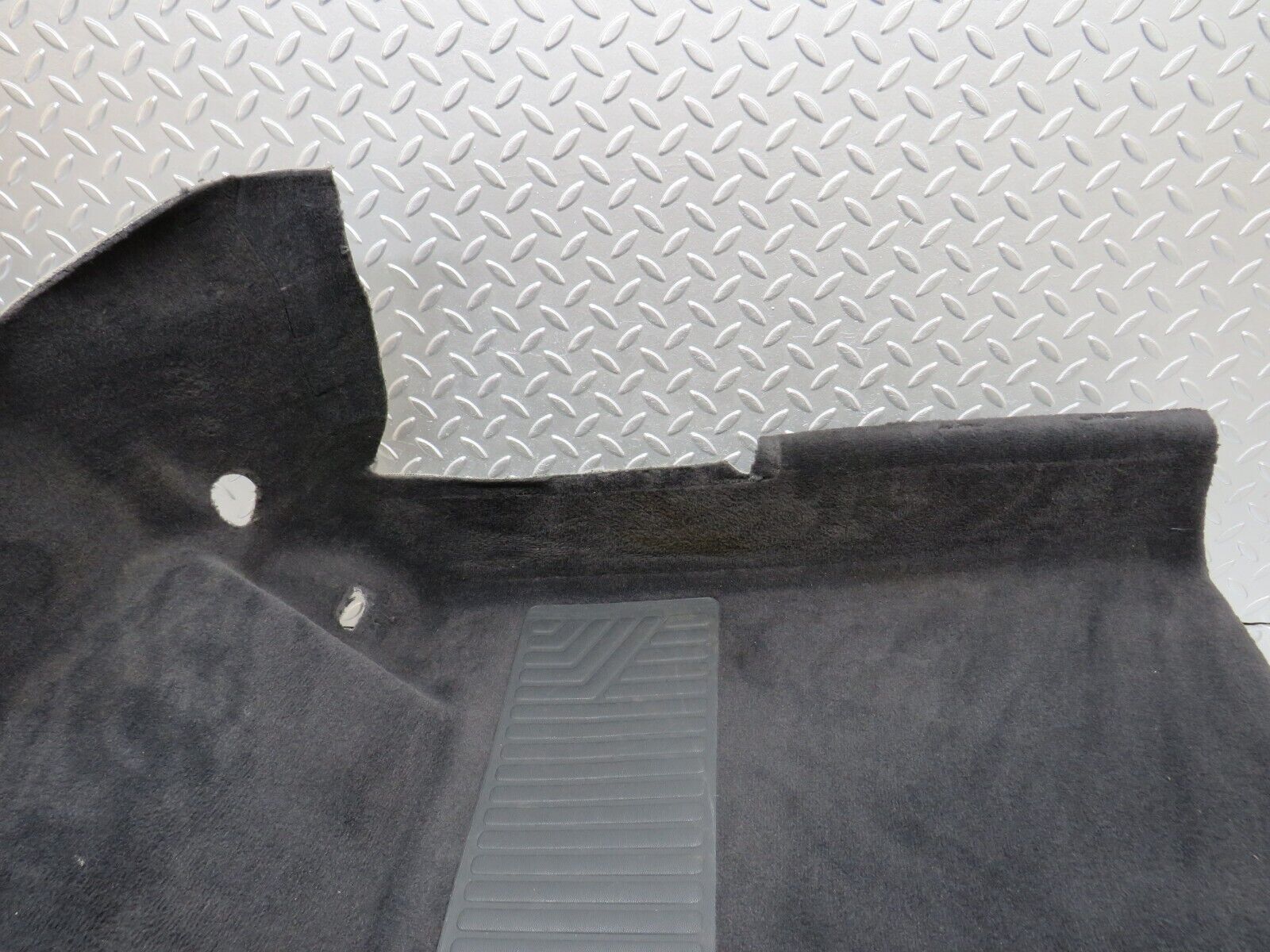 34834 Mercedes-Benz W210 320E Front Right Floor Carpet Grey 2106802240