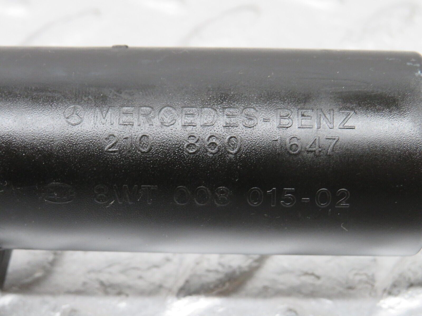 34746 Mercedes-Benz W210 320E Headlight Washer Pump & Nozzle Right 2108601647