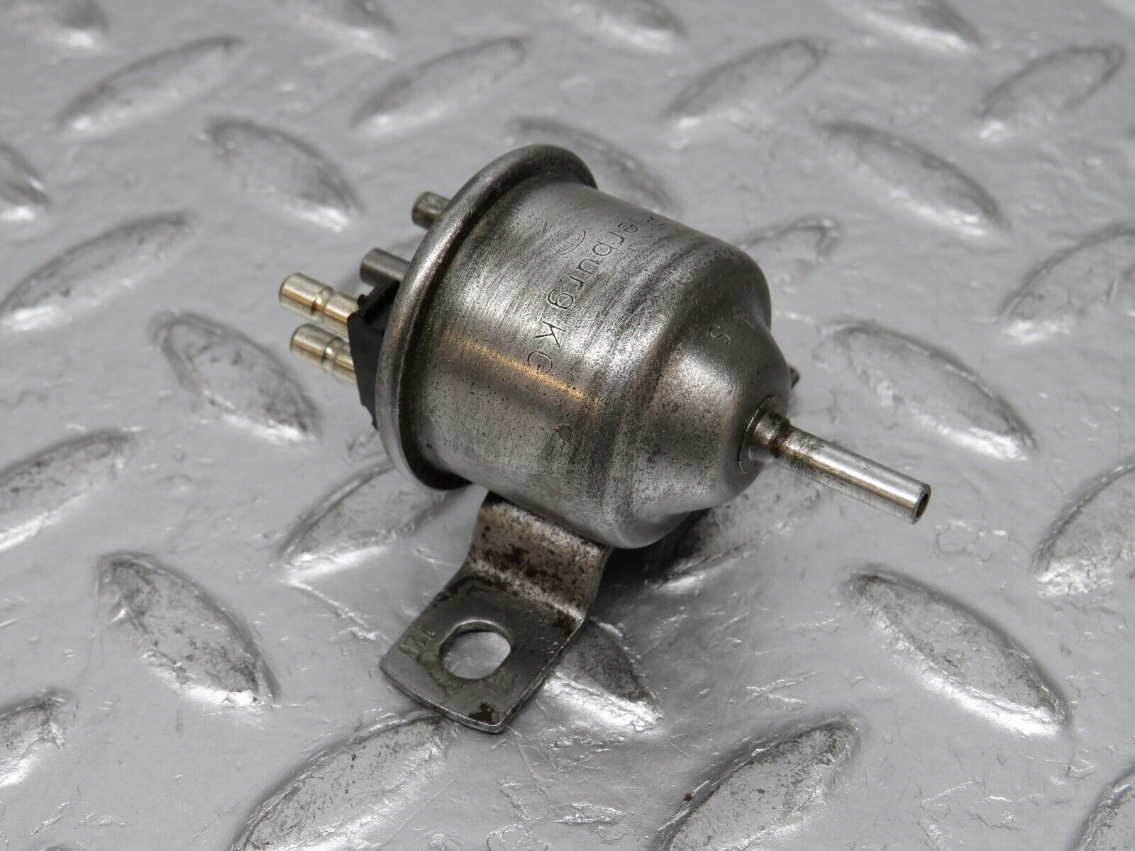 0781 Mercedes-Benz C107 350SLC Coupe Vacuum Check Valve