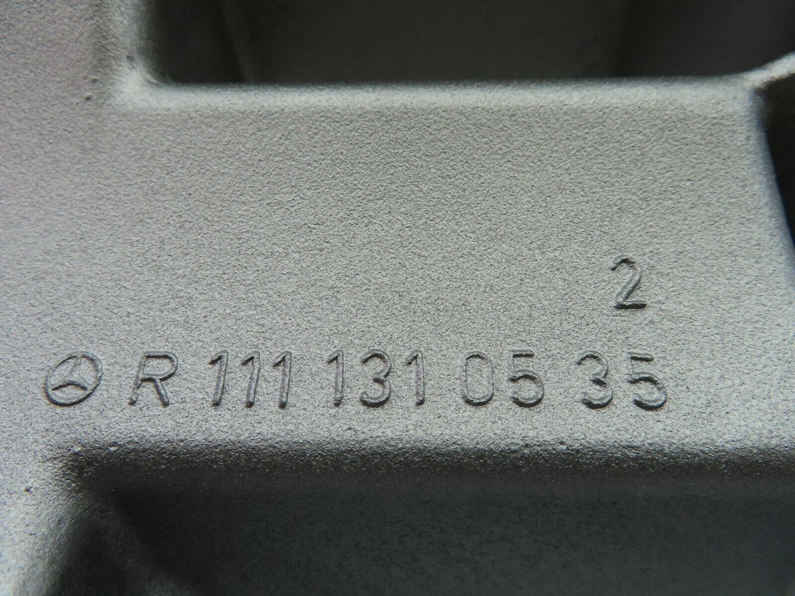 6807 Mercedes-Benz S124 E220 Wagon Power Steering Pump Bracket 1111310535