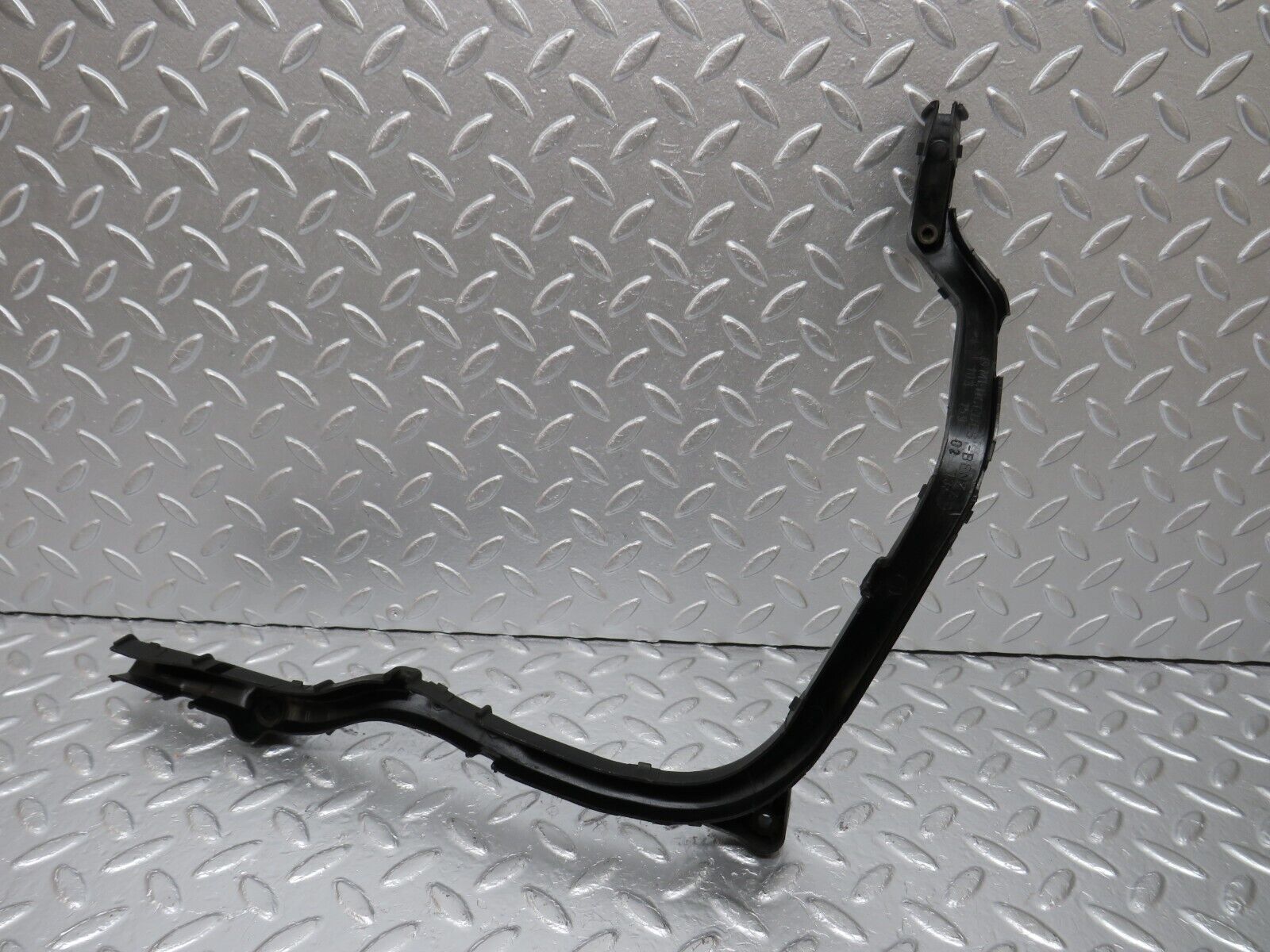 34105 Mercedes-Benz W124 260E Engine Wire Bracket Holder 1031590213