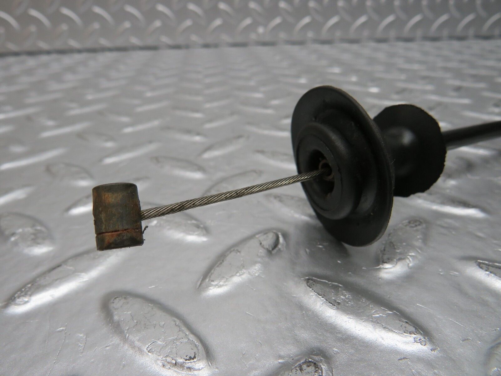 31520 Mercedes-Benz S124 220TE Wagon Bonnet Release Cable 1239970681