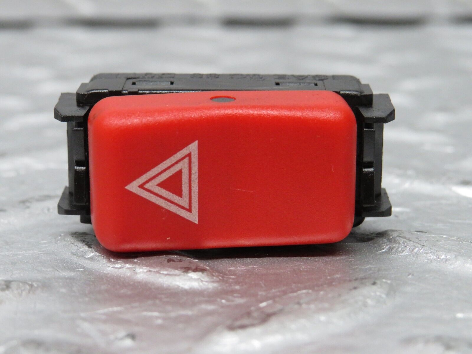 33330 Mercedes-Benz W202 C180 Hazard Warning Light Switch 1248200110
