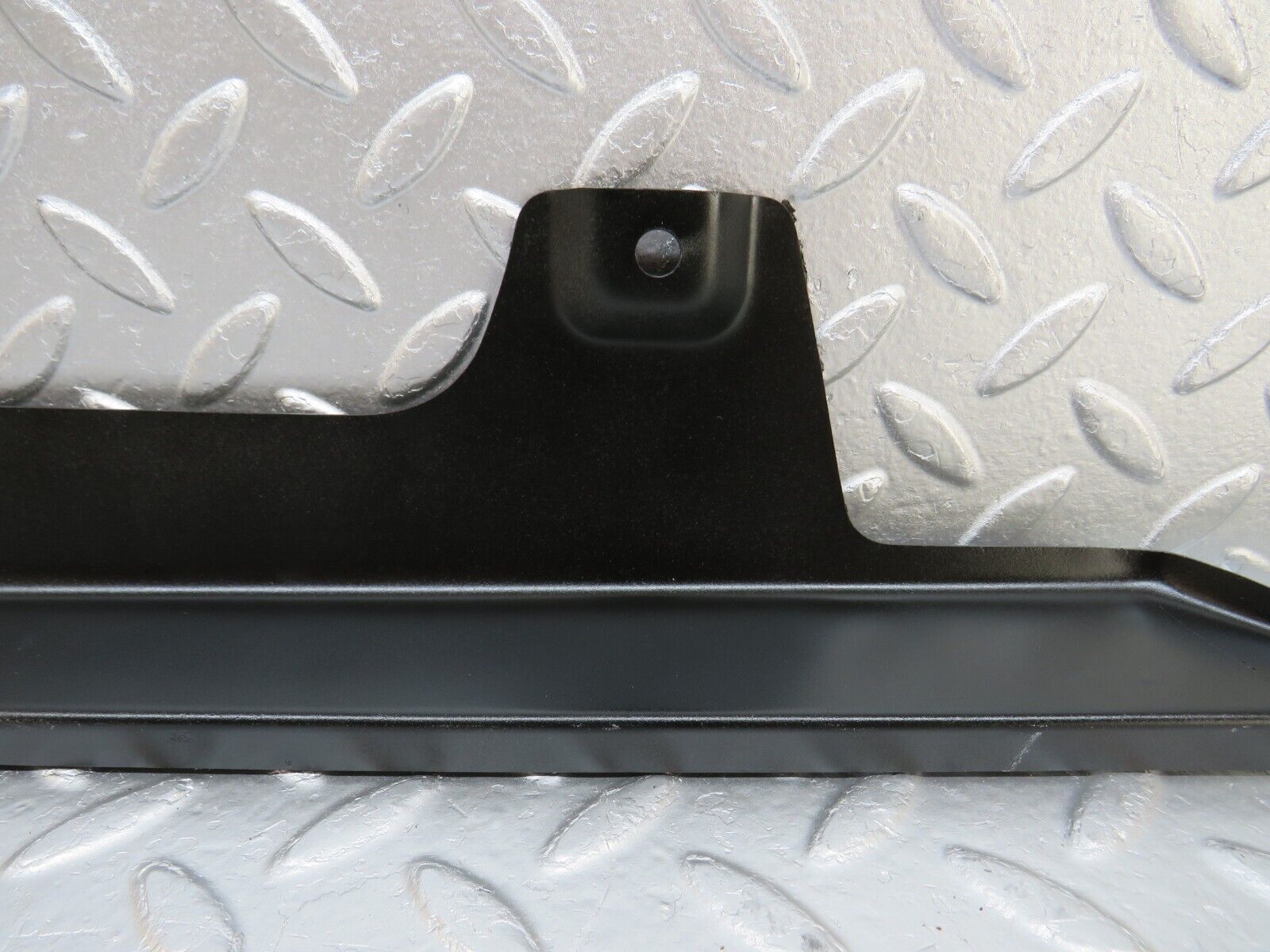 34610 Mercedes-Benz C126 380SEC Coupe Rear WIndow Channel Support Left Side