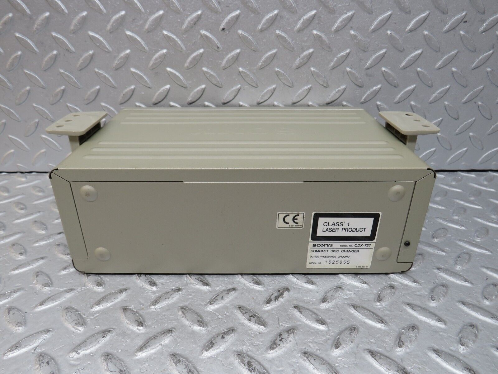 36502 Mercedes-Benz W201 190E 2.0L Disc Changer SONY CDX-727