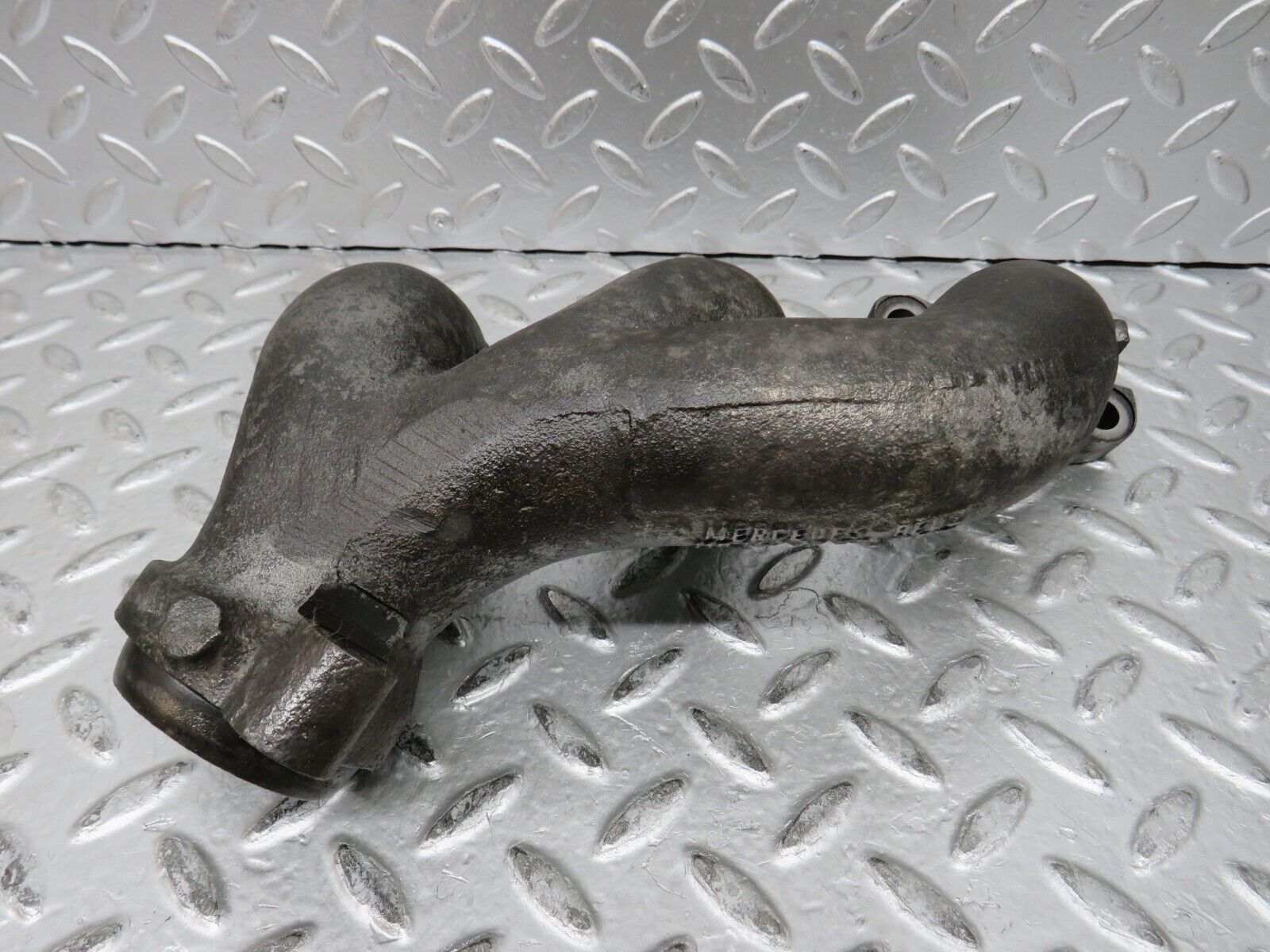 28109 Mercedes-Benz W123 280E Exhaust Manifold Cylinder 4-6 1101427002