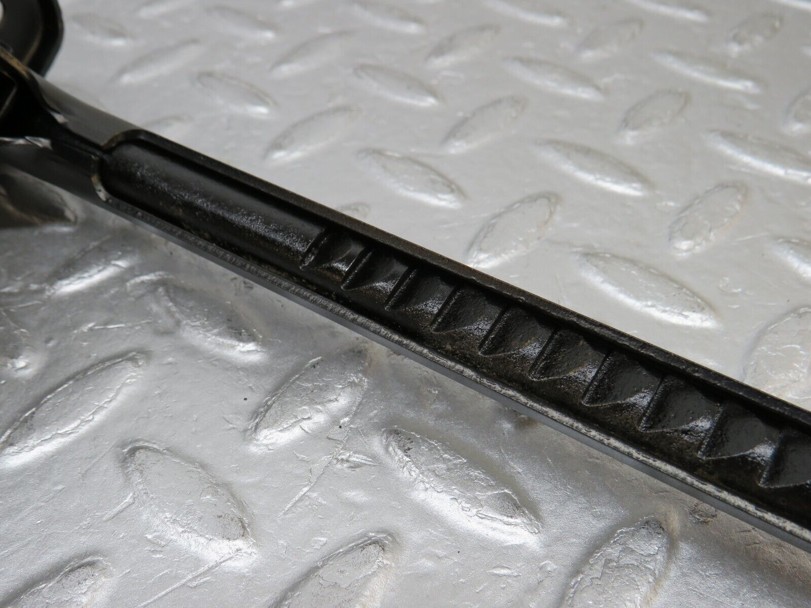 37542 Mercedes-Benz W109 300SEL Handbrake Handle Lever