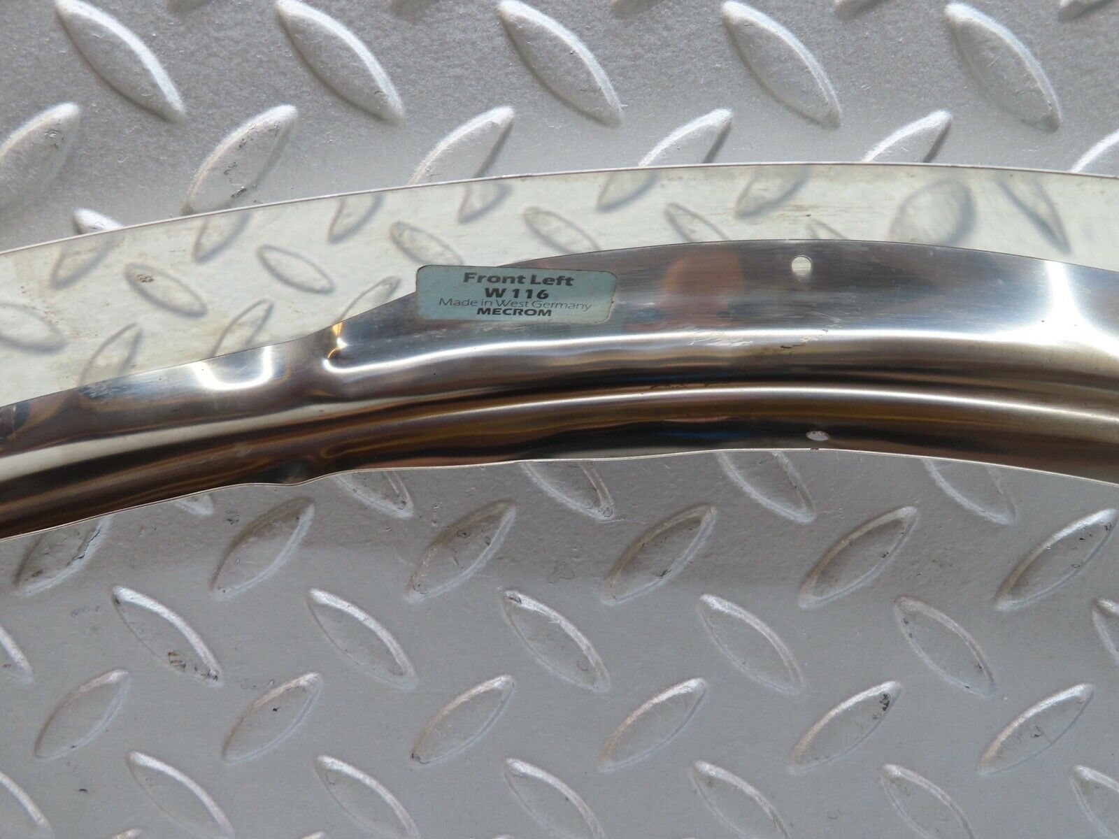 17677 Mercedes-Benz W116 450SEL Front Left Wheel Arch Chrome Trim