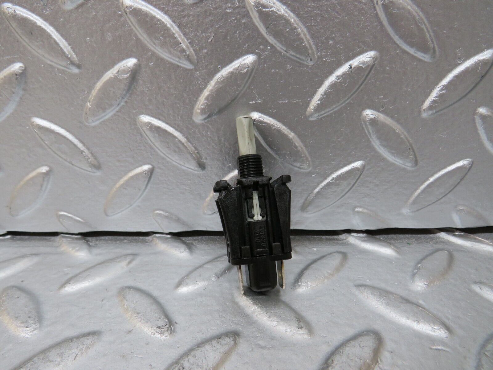 25683 Mercedes-Benz W124 280E Door Contact Switch 2018202110