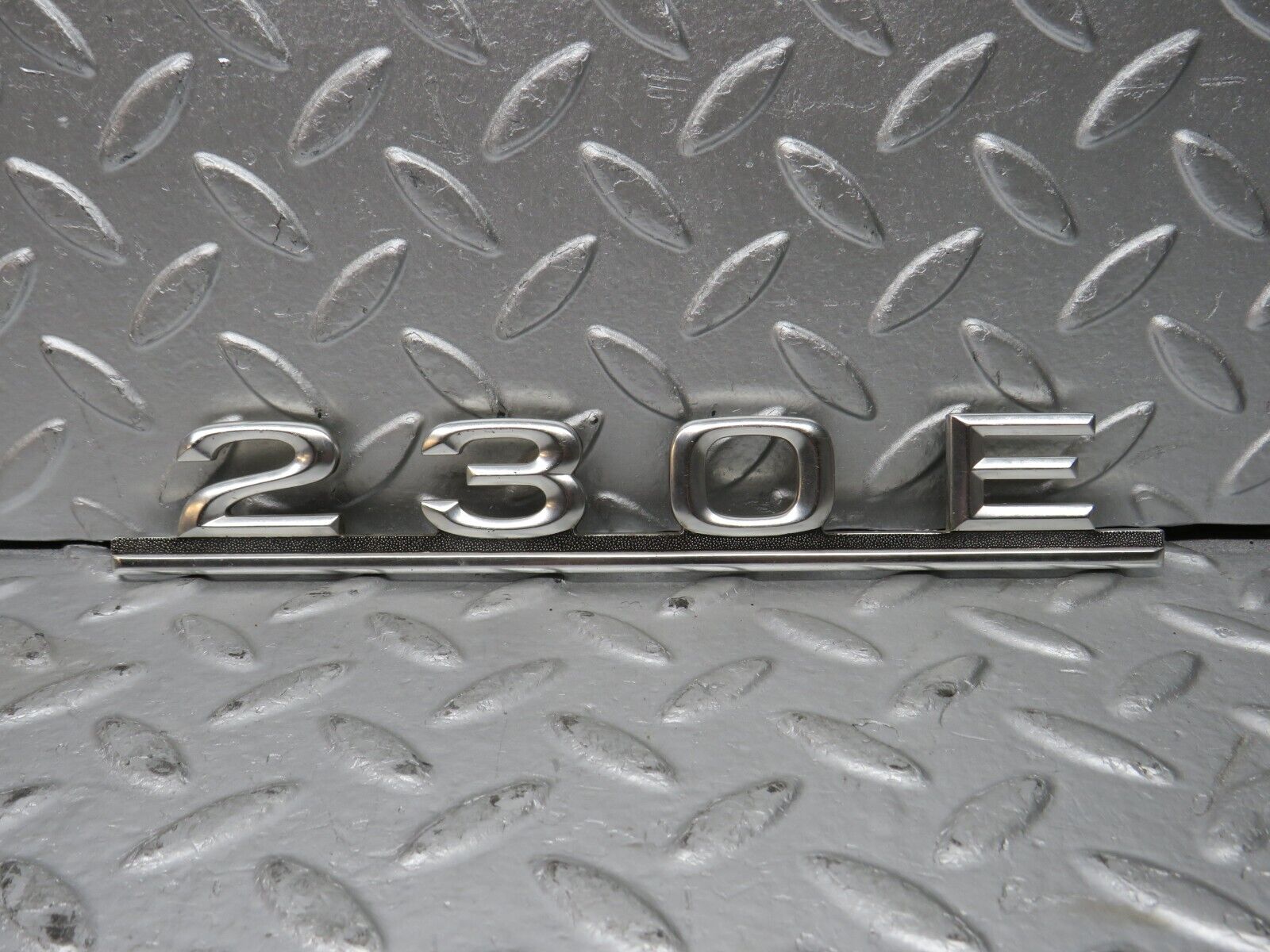 32050 Mercedes-Benz W123 230E Trunk Badge Logo Emblem 1238172015