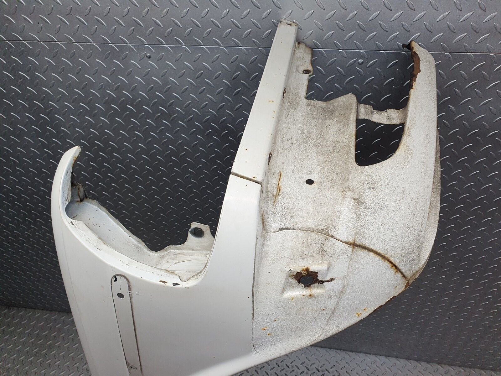 40809 Mercedes-Benz W123 300D Front Right Wing Fender