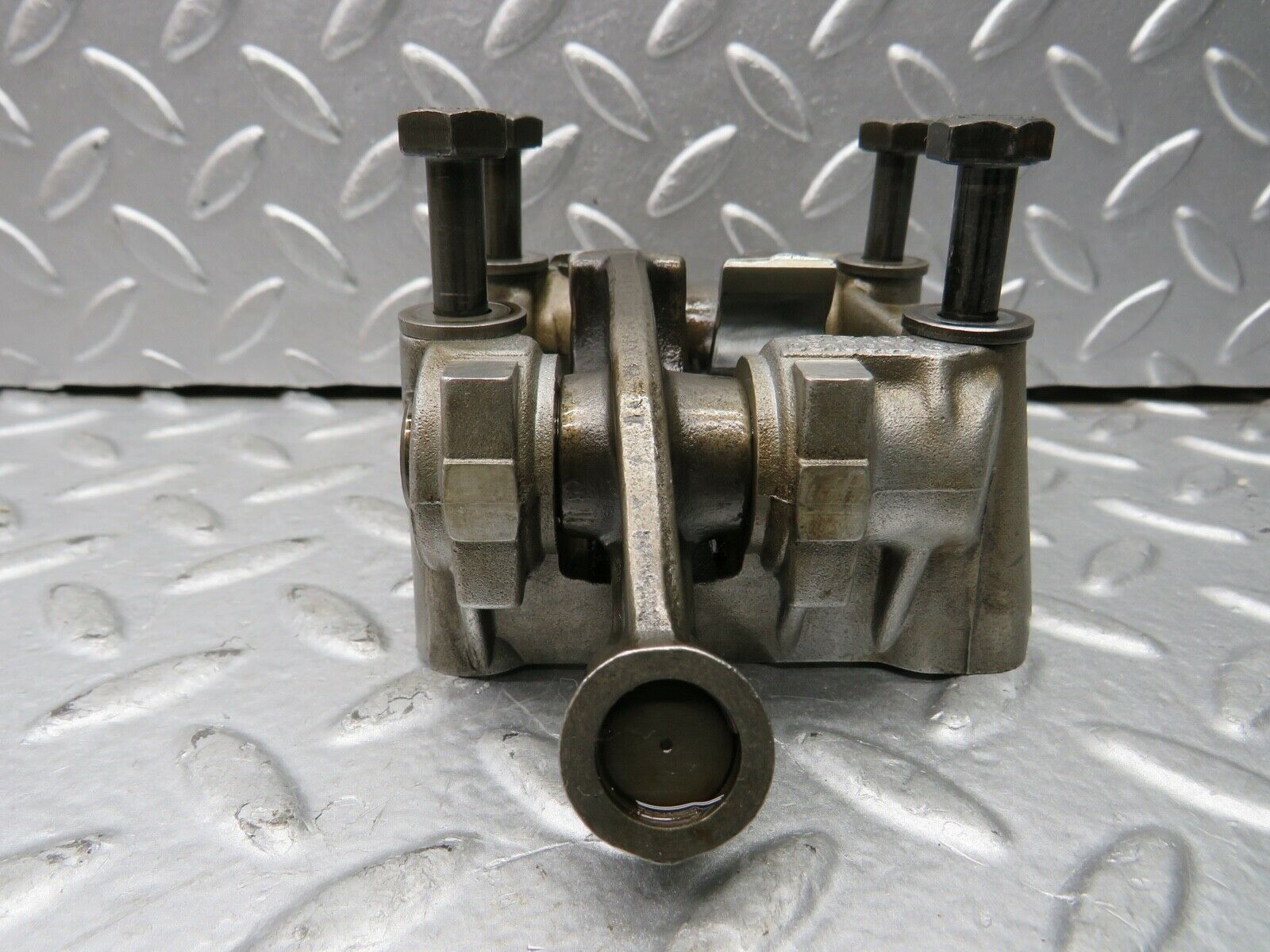 21742 Mercedes-Benz W126 300SE Rocker Arms Camshaft Bearing Block 1030510610