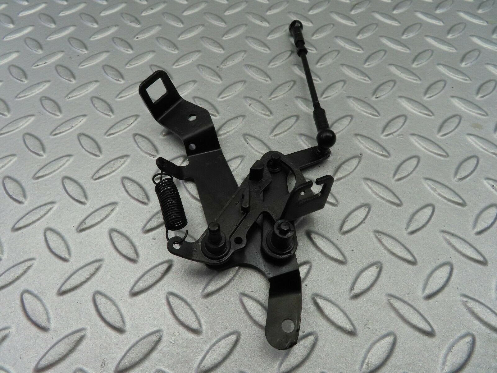 6919 Mercedes-Benz C107 350SLC Coupe Throttle Linkage