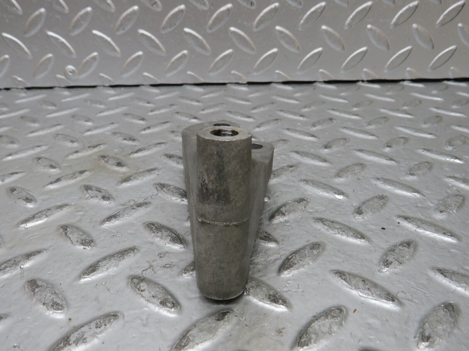 27395 Mercedes-Benz W123 280E Power Steering Pump Bracket 1104663141