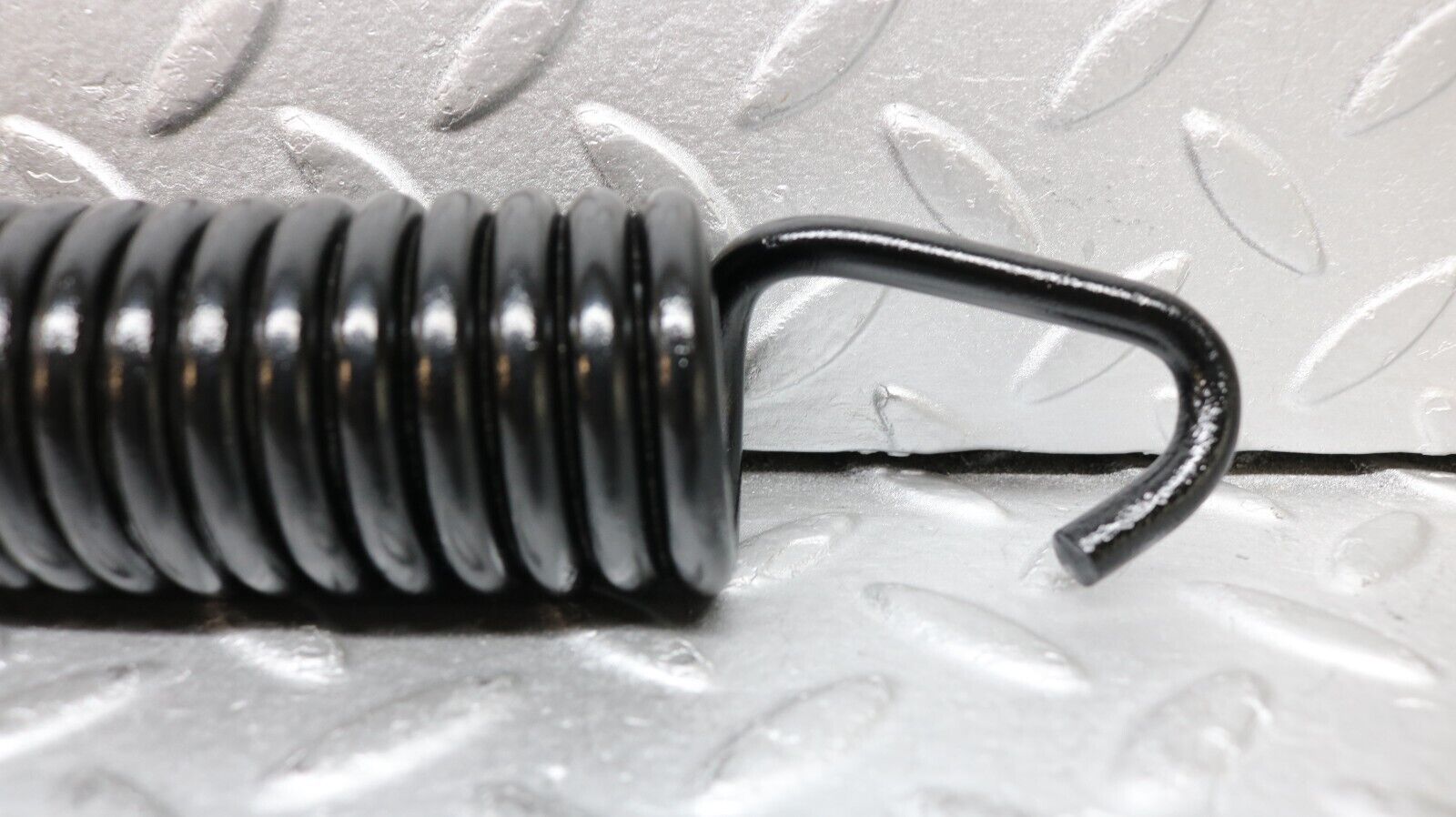 37226 Mercedes-Benz C126 420SEC Coupe Bonnet Hinge Spring