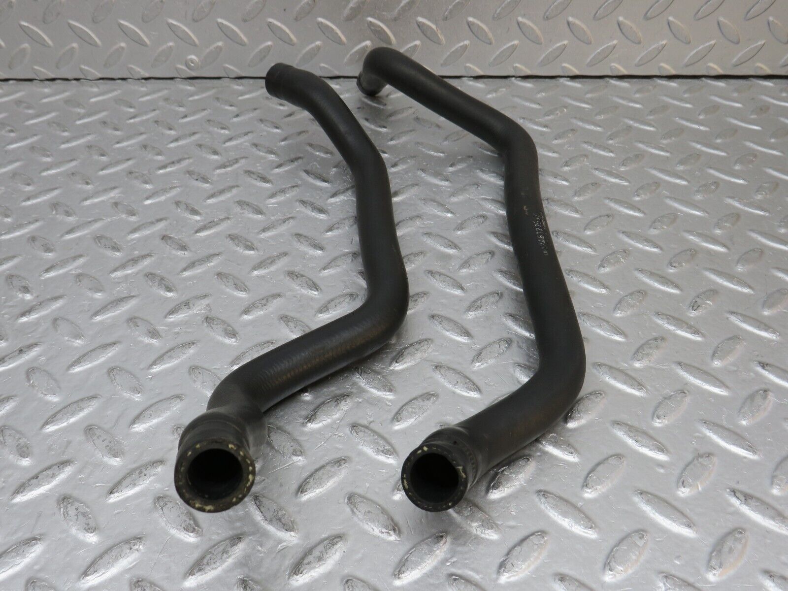 37975 Mercedes-Benz A124 320E Cabriolet Heater Hose Pipe Pair 1248327093