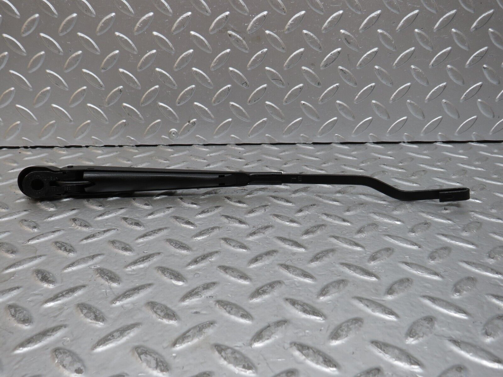 28381 Mercedes-Benz S123 240D Wagon Left Wiper Arm Bosch 3399990553
