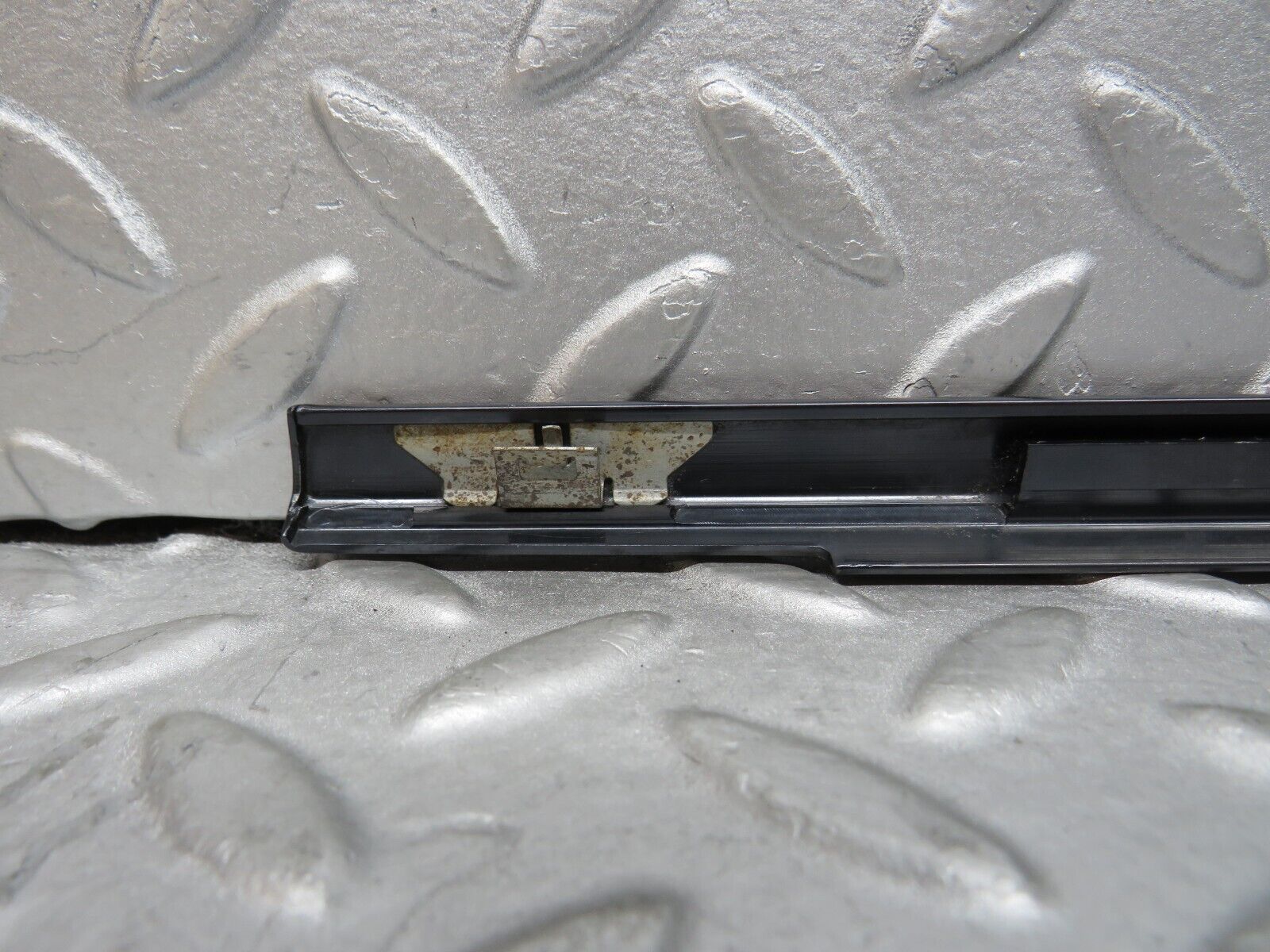 37892 Mercedes-Benz A124 320E Cabriolet Rear Right Window Moulding Trim