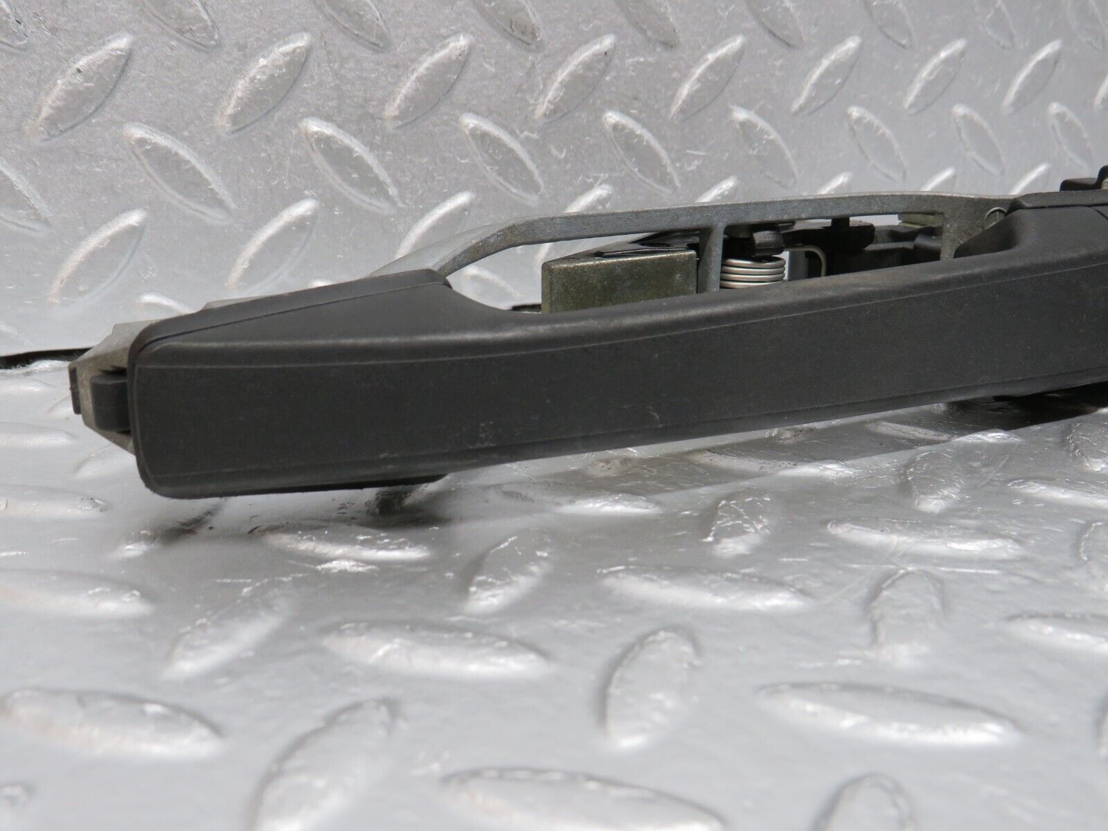 39771 Mercedes-Benz R129 320SL Coupe Right Door Exterior Handle With Key