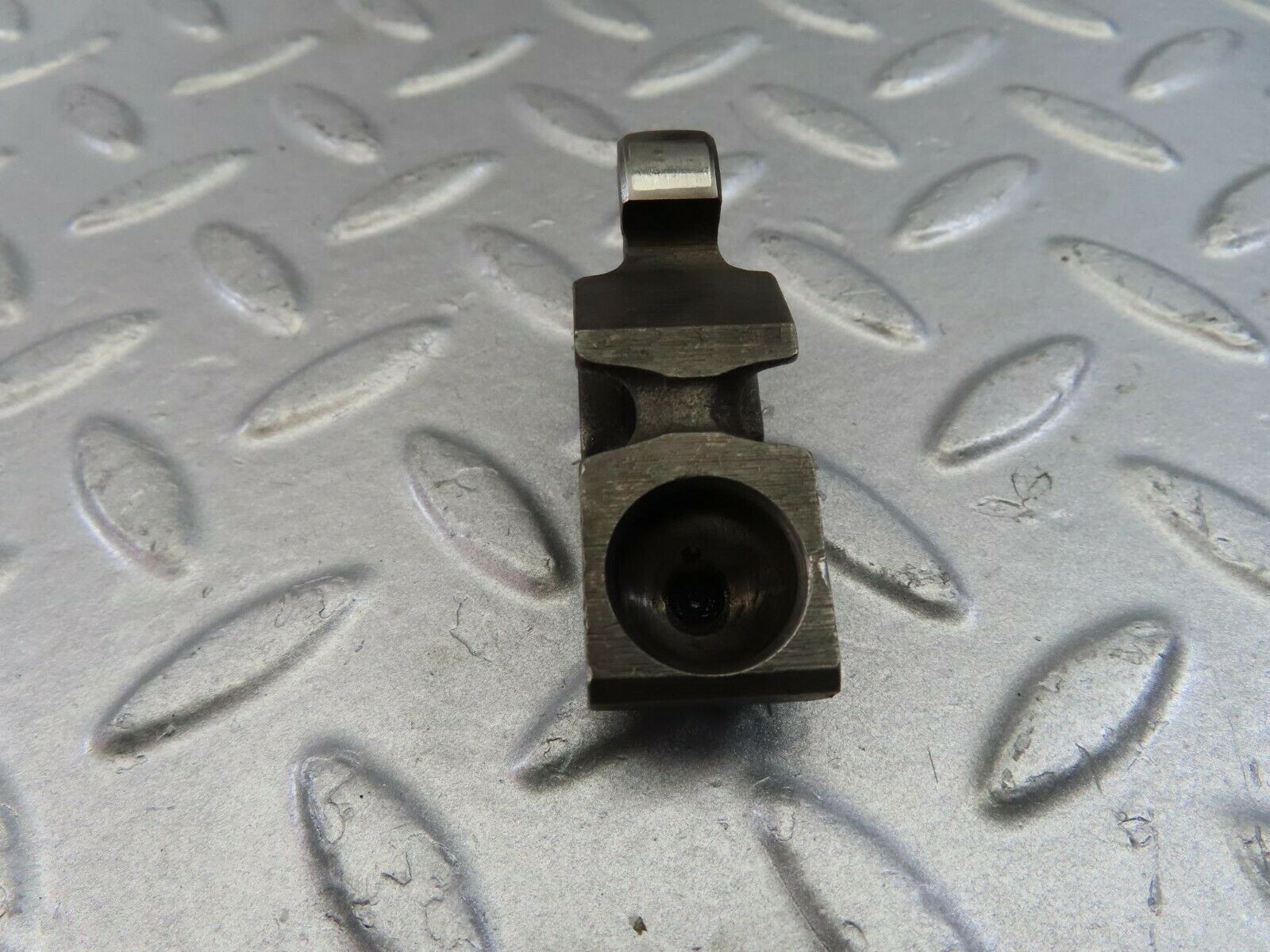 9860 Mercedes-Benz C123 280CE Coupe Valve Rocker Arm With Retaining Spring