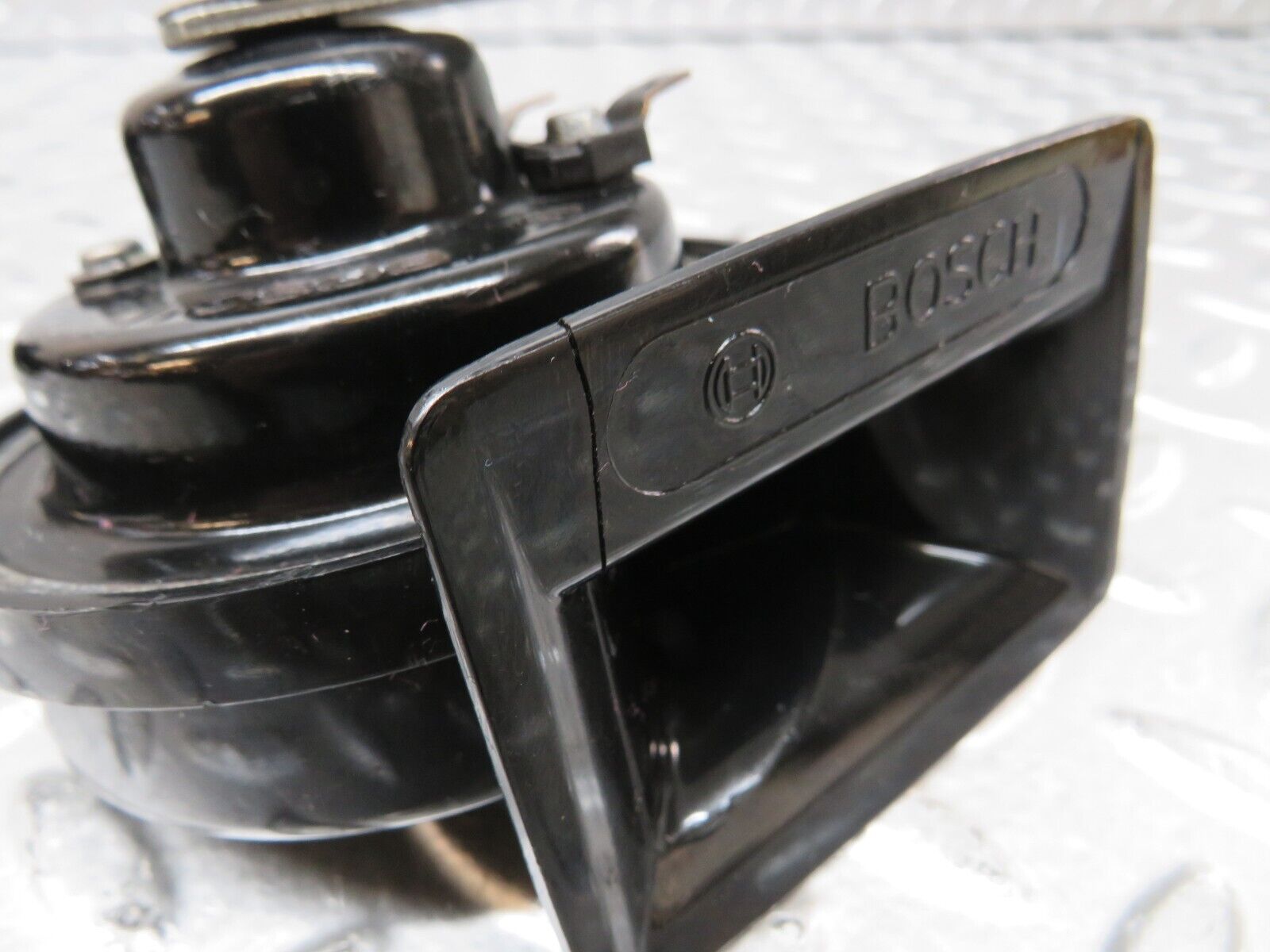 27805 Mercedes-Benz S124 300TE Wagon Horn Bosch Pair