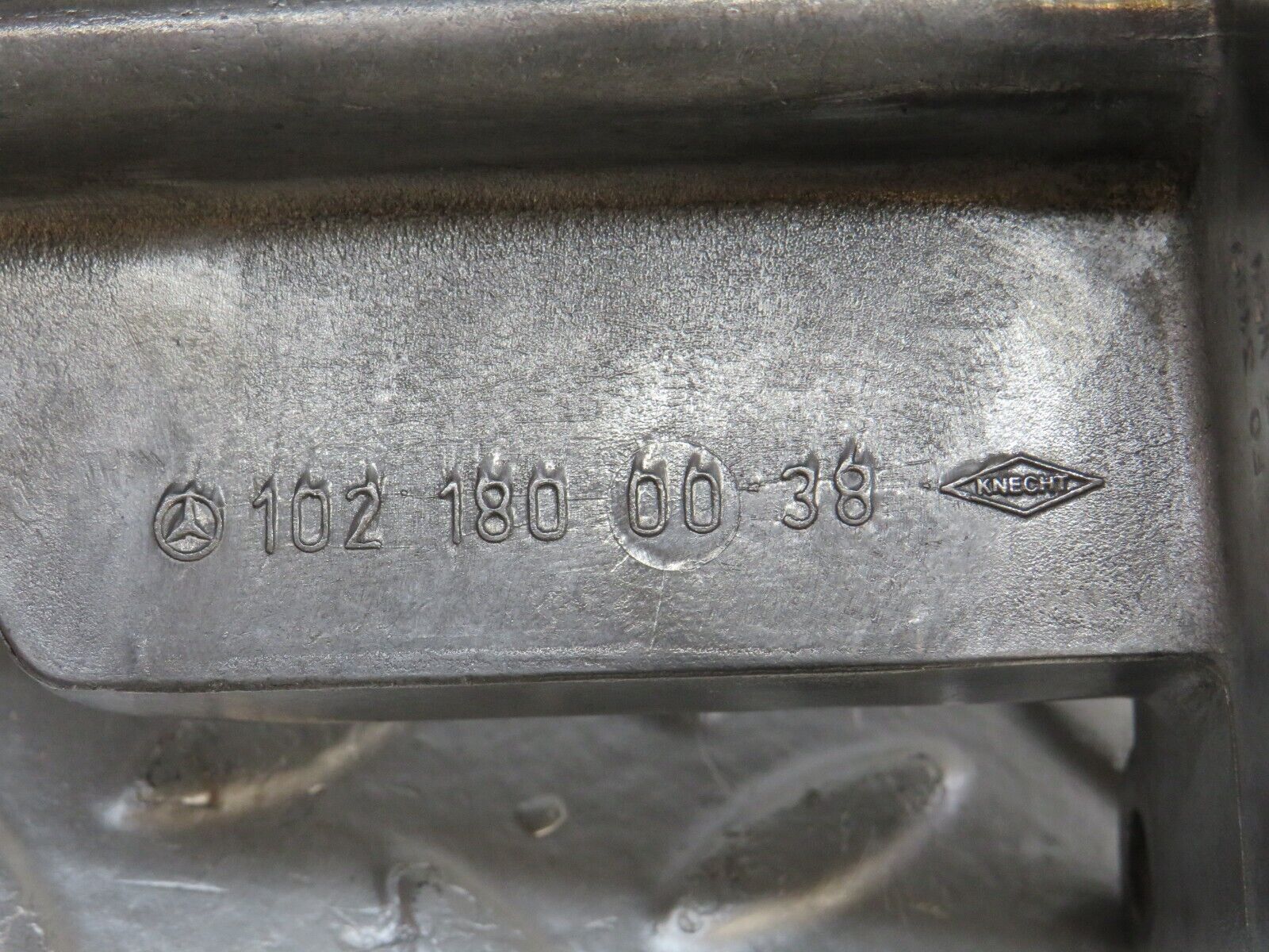 33713 Mercedes-Benz W201 190E 2.0L Oil Filter Housing 1021800038