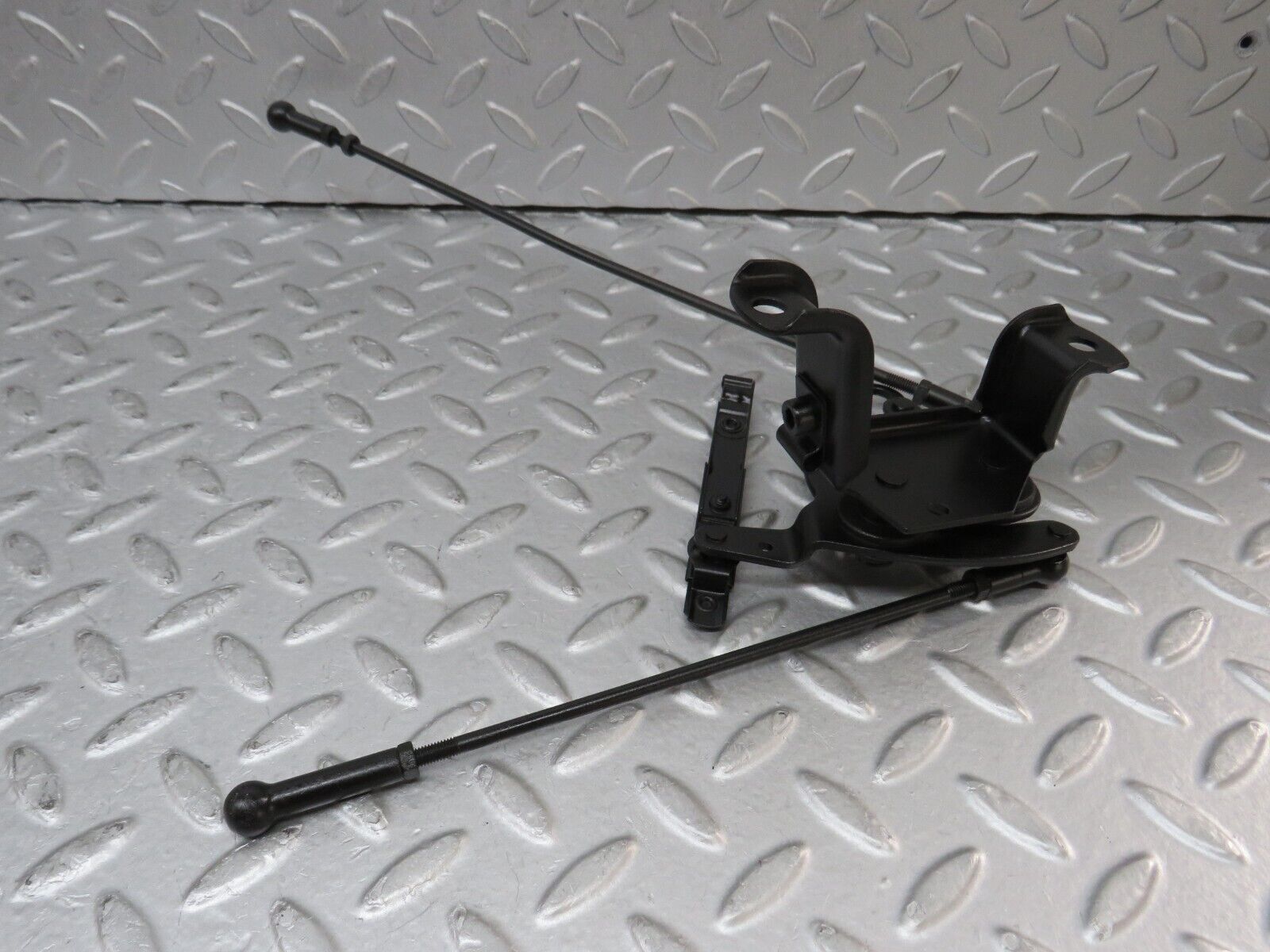 36361 Mercedes-Benz W126 420SE Accelerator Throttle Linkage