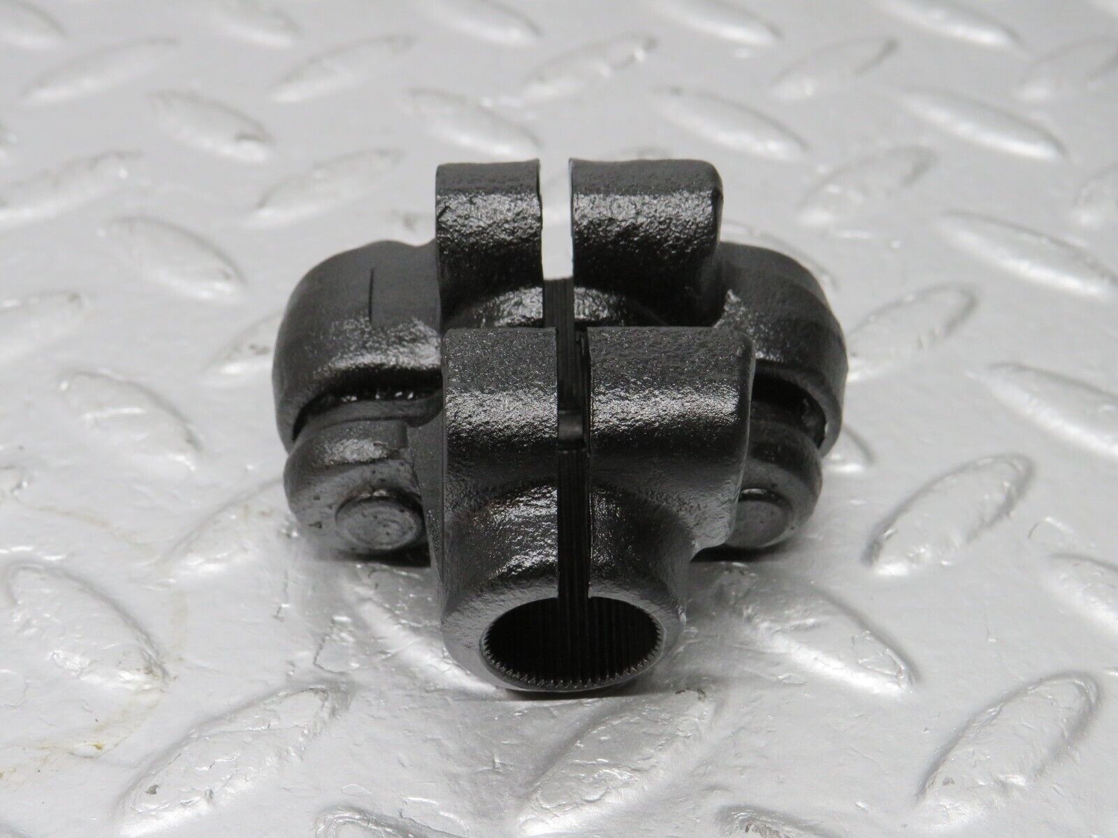 40419 Mercedes-Benz W110 230 Steering Column Lower Shaft Connector