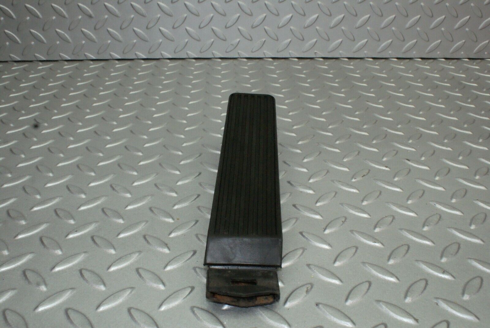 2505 Mercedes-Benz W116 350SE Accelerator Pedal With Rubber