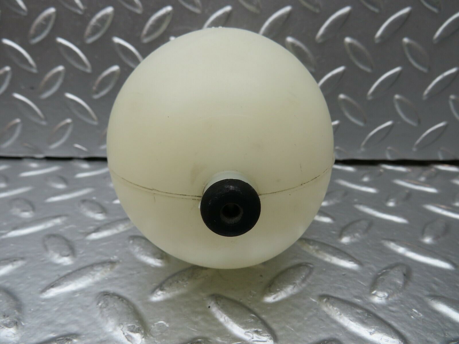 23991 Mercedes-Benz W123 280E Vacuum Reservoir Tank