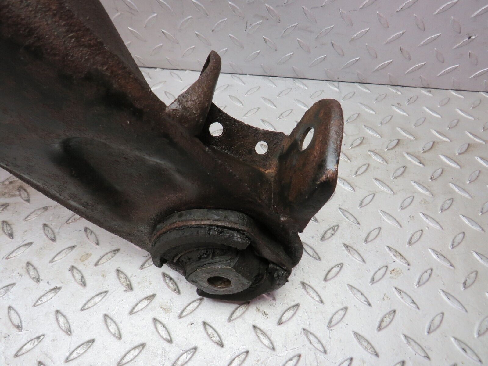 5524 Mercedes-Benz W114 280CE Coupe Rear Subframe Axle Carrier