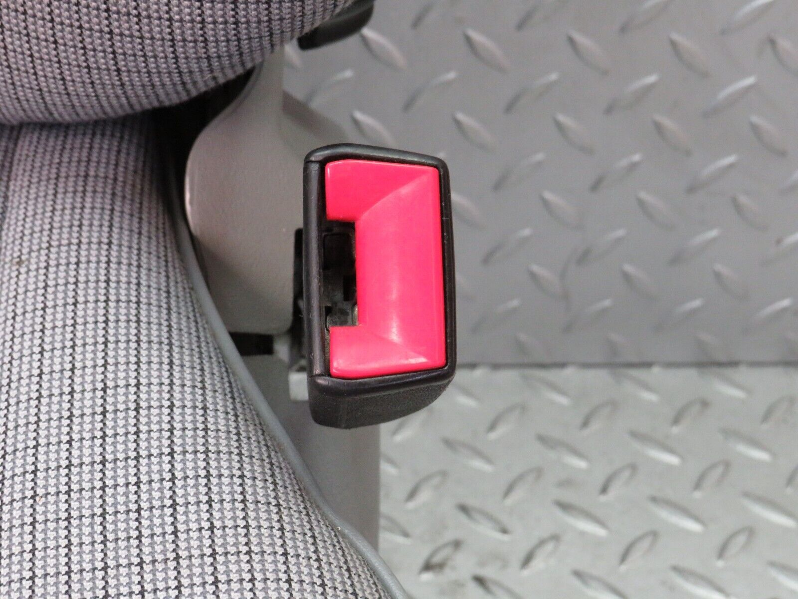 33706 Mercedes-Benz W201 190E 2.0L Front Right Driver Seat