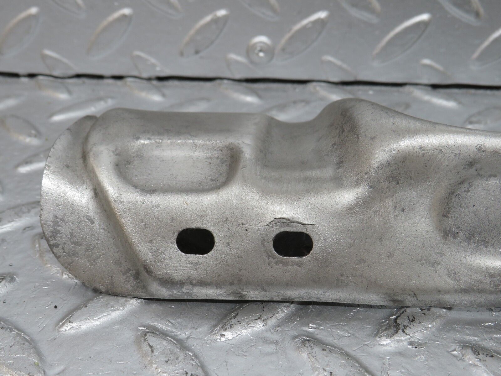 33124 Mercedes-Benz W126 380 V8 M116 Exhaust Manifold Heat Shield