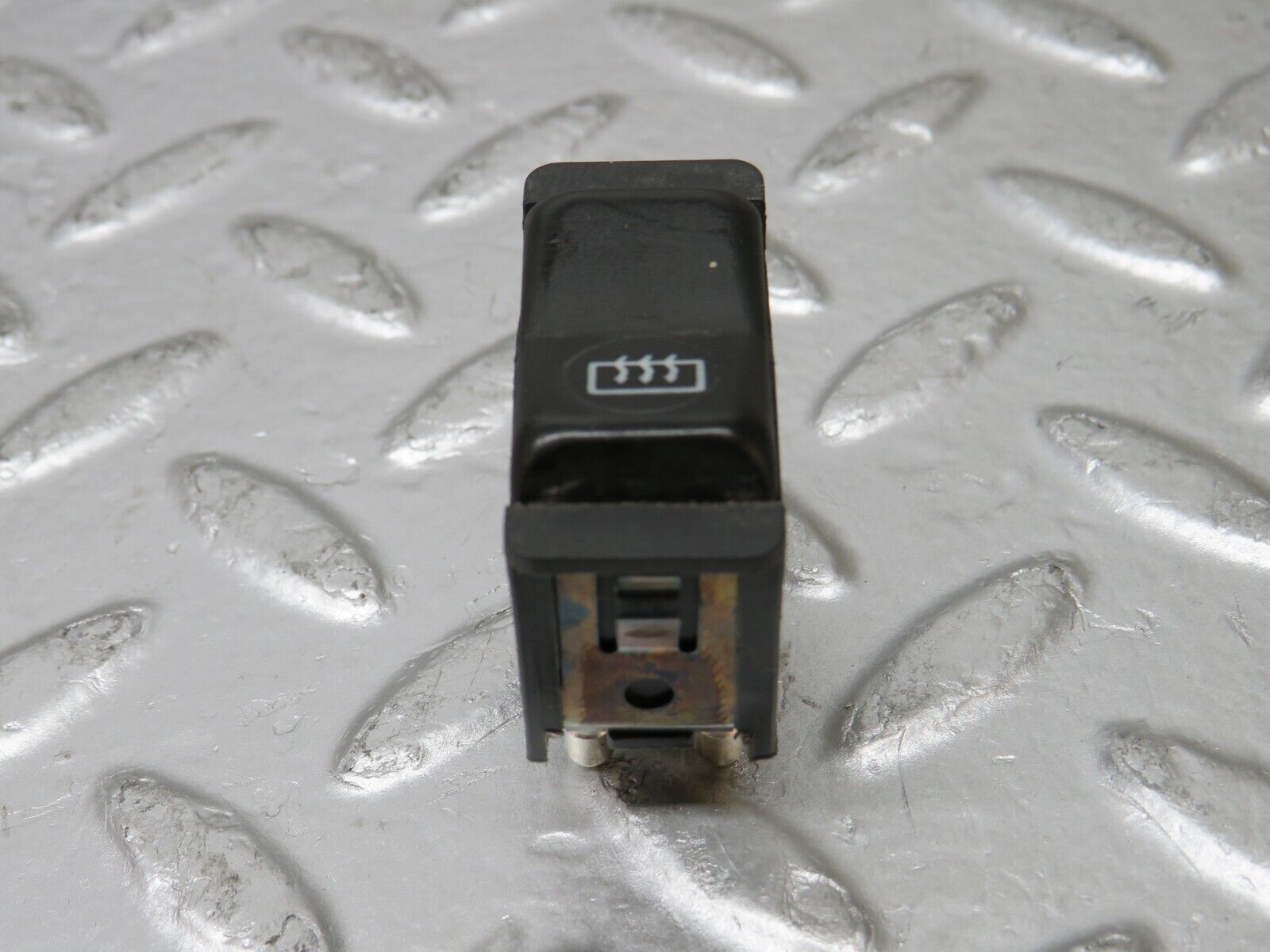 29717 Mercedes-Benz W123 230E Rear Windscreen Defroster Switch 0008206110