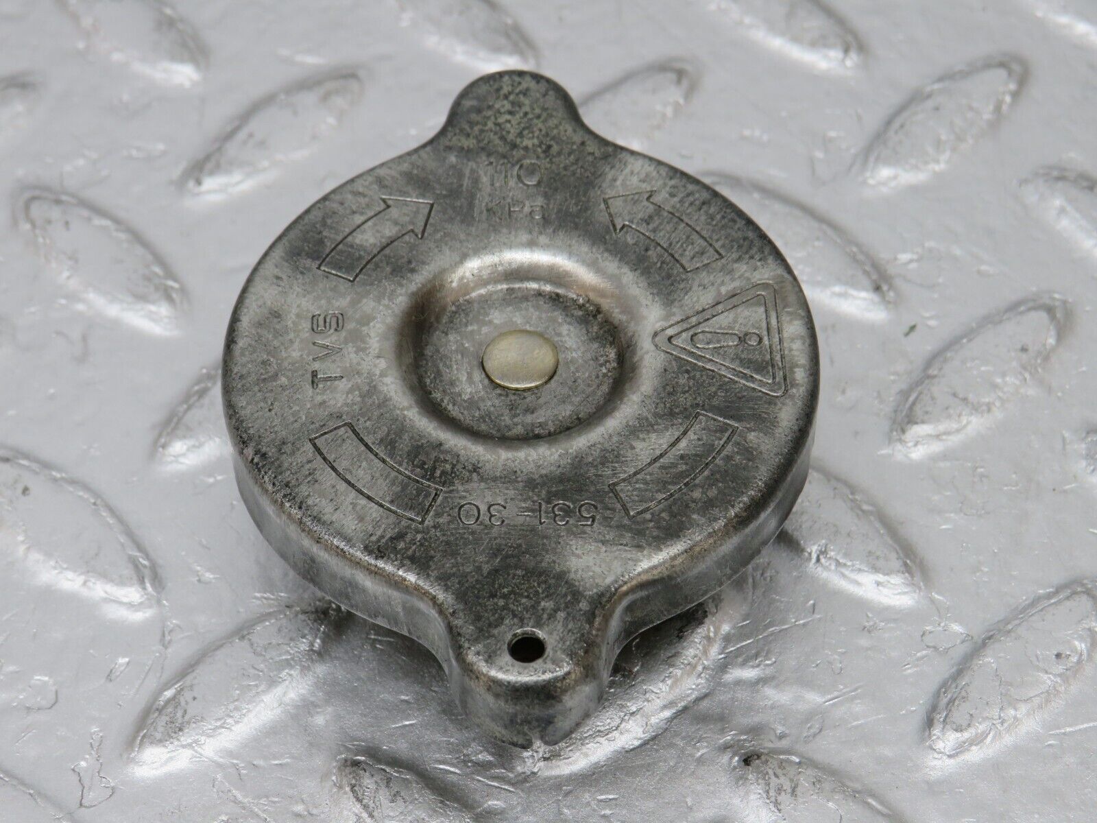 34317 Mercedes-Benz C126 380SEC Coupe Radiator Cap