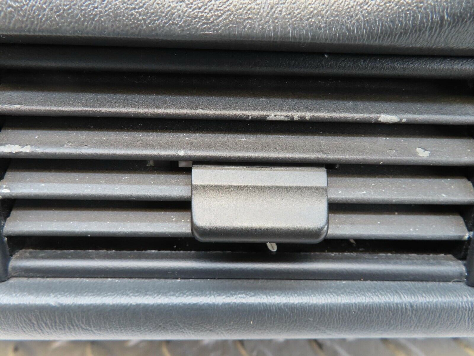 16410 Mercedes-Benz W124 260E Dashboard Black