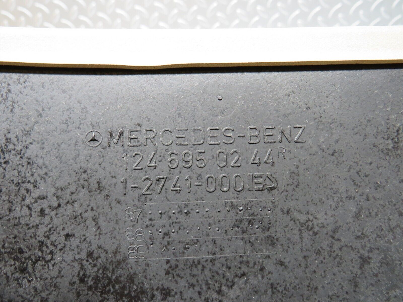 29239 Mercedes-Benz W124 230E C Pillar Panel Right 1246950244