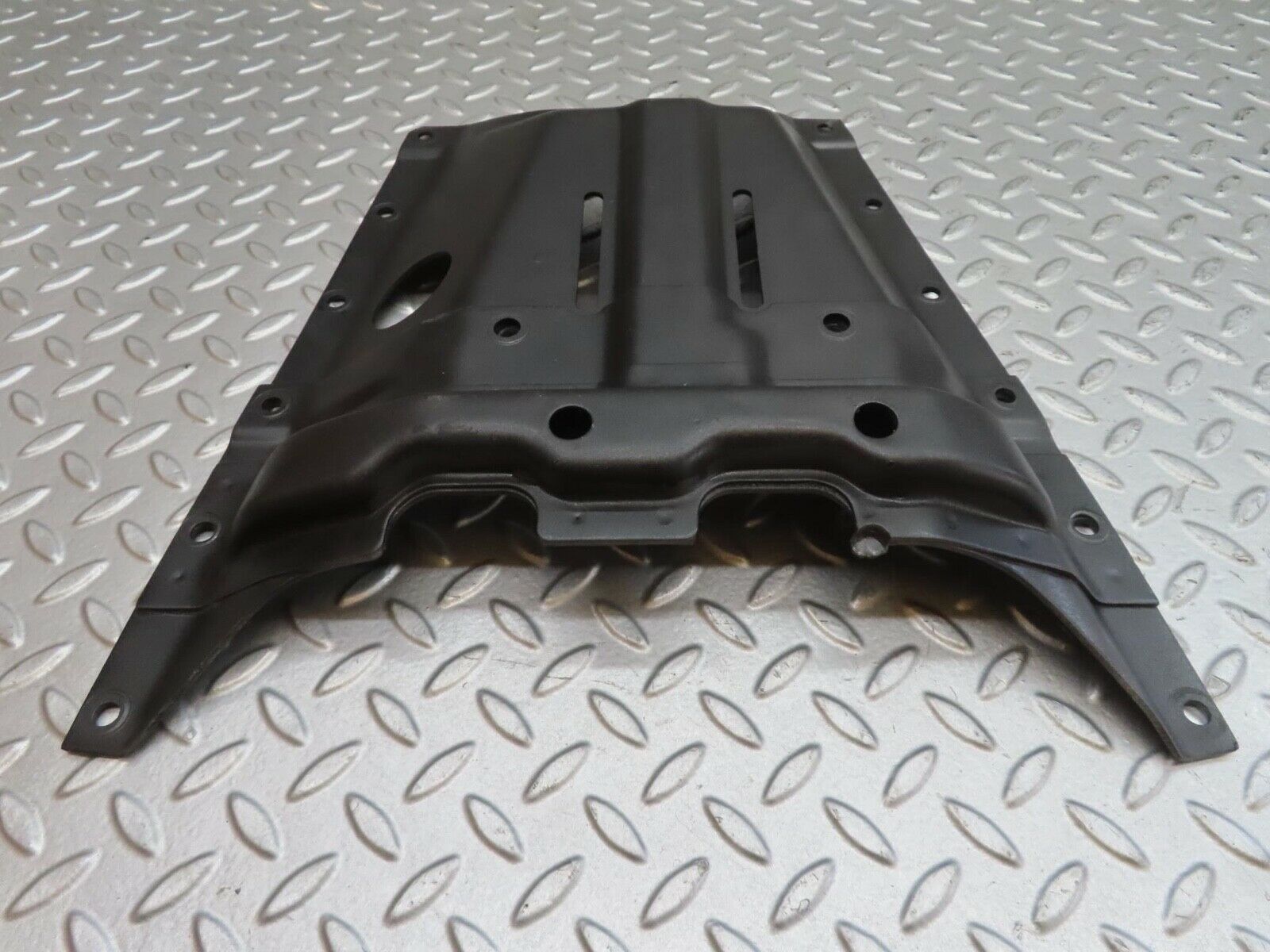 13879 Mercedes-Benz C107 280SLC Gearbox Mount Bracket