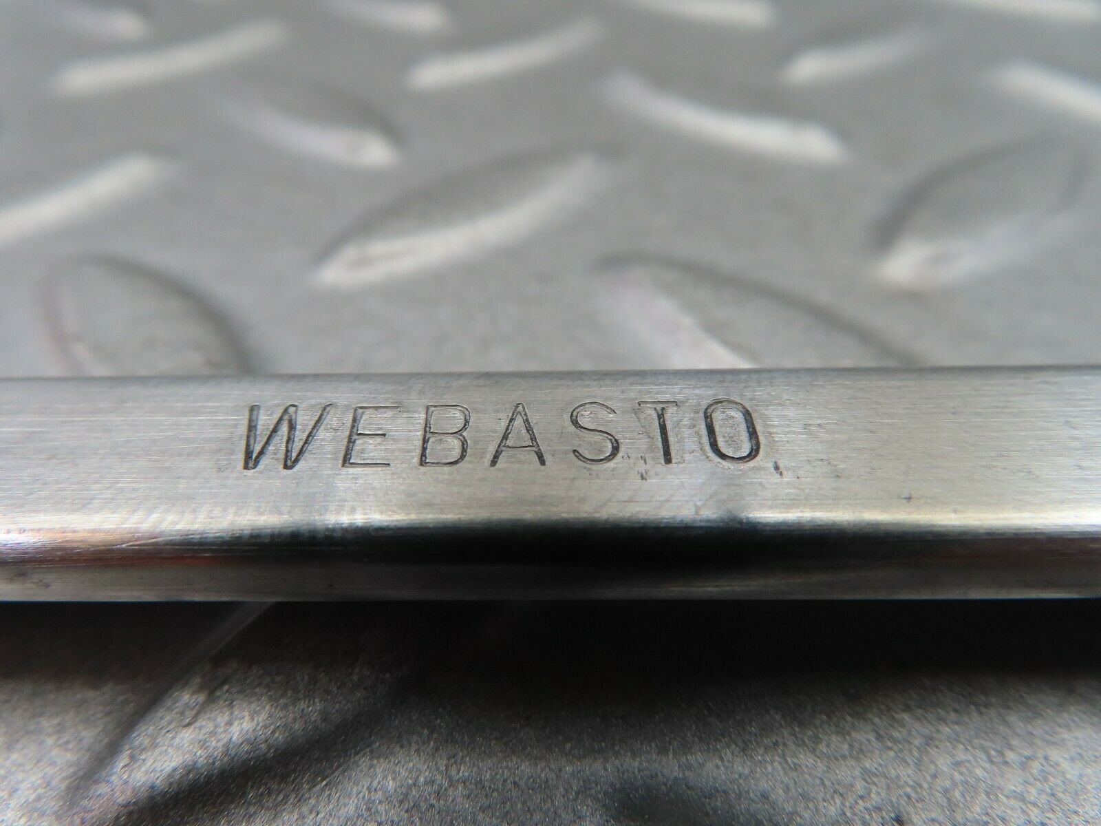 5914 Mercedes-Benz W123 200 Sunroof Trim Webasto