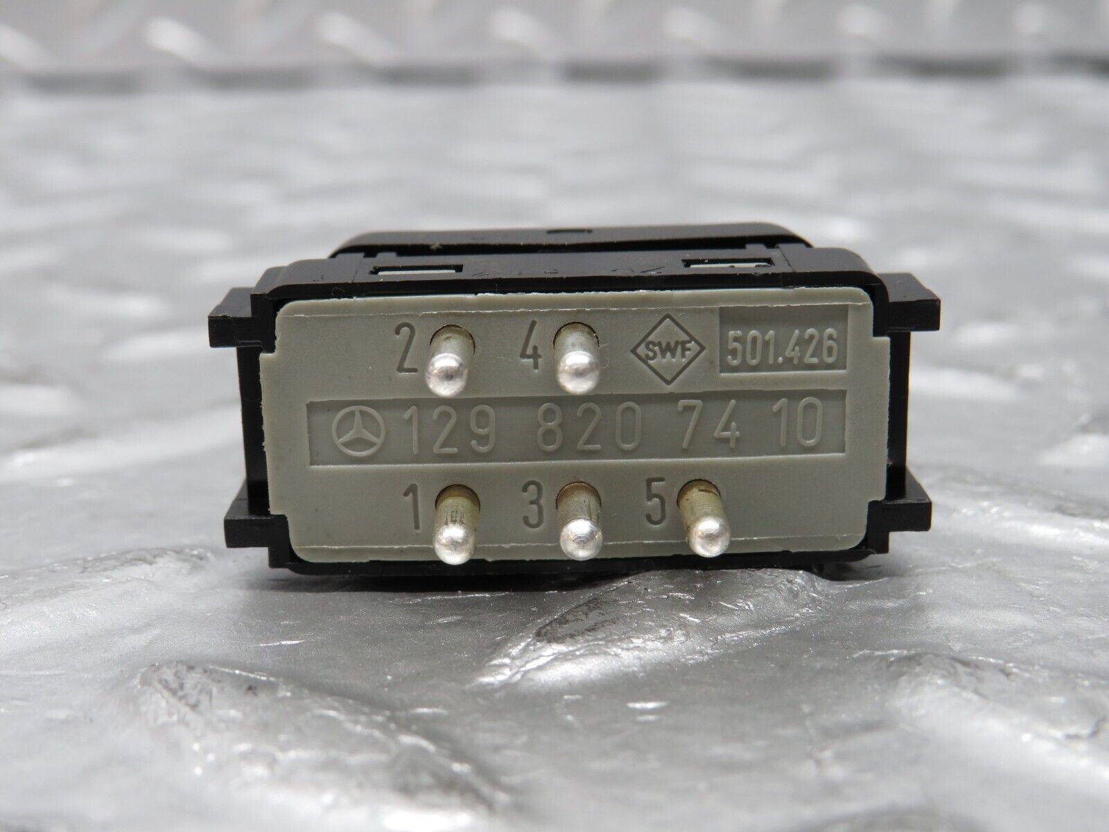 31380 Mercedes-Benz S124 220TE Rear Windscreen Defroster Switch 1298207410