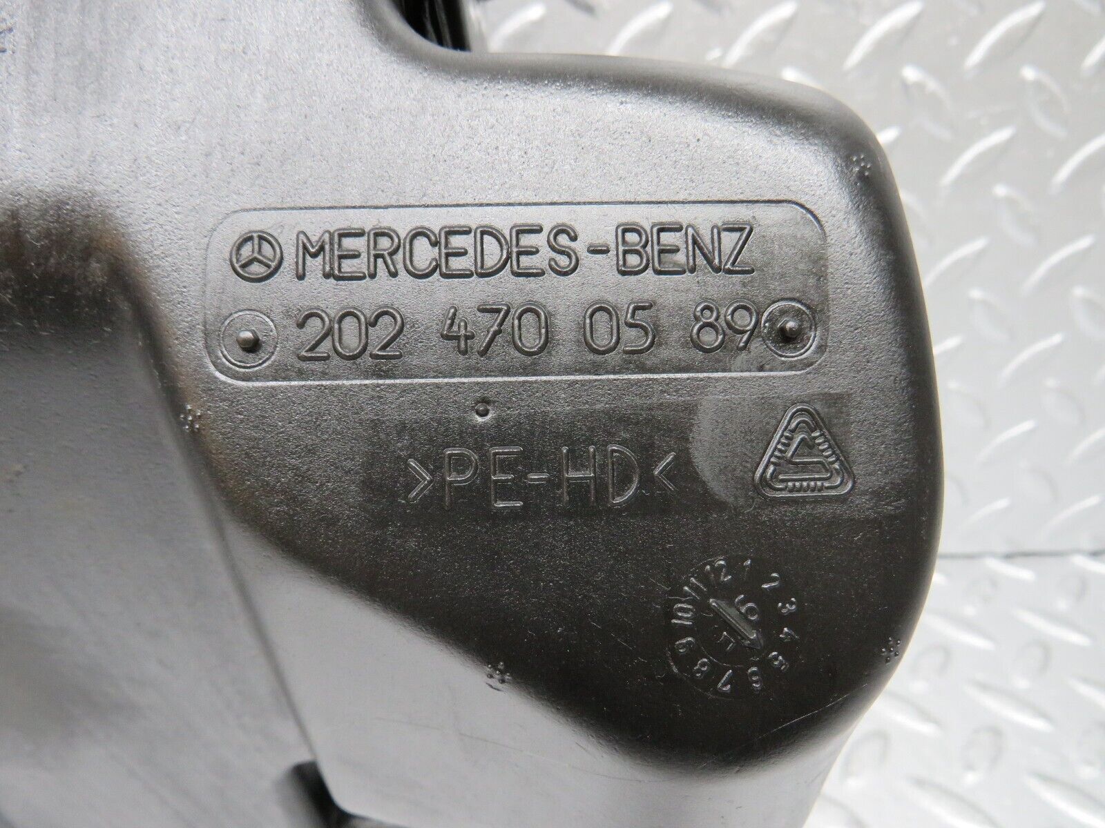 33344 Mercedes-Benz W202 C180 Fuel System Expansion Tank 2024700589