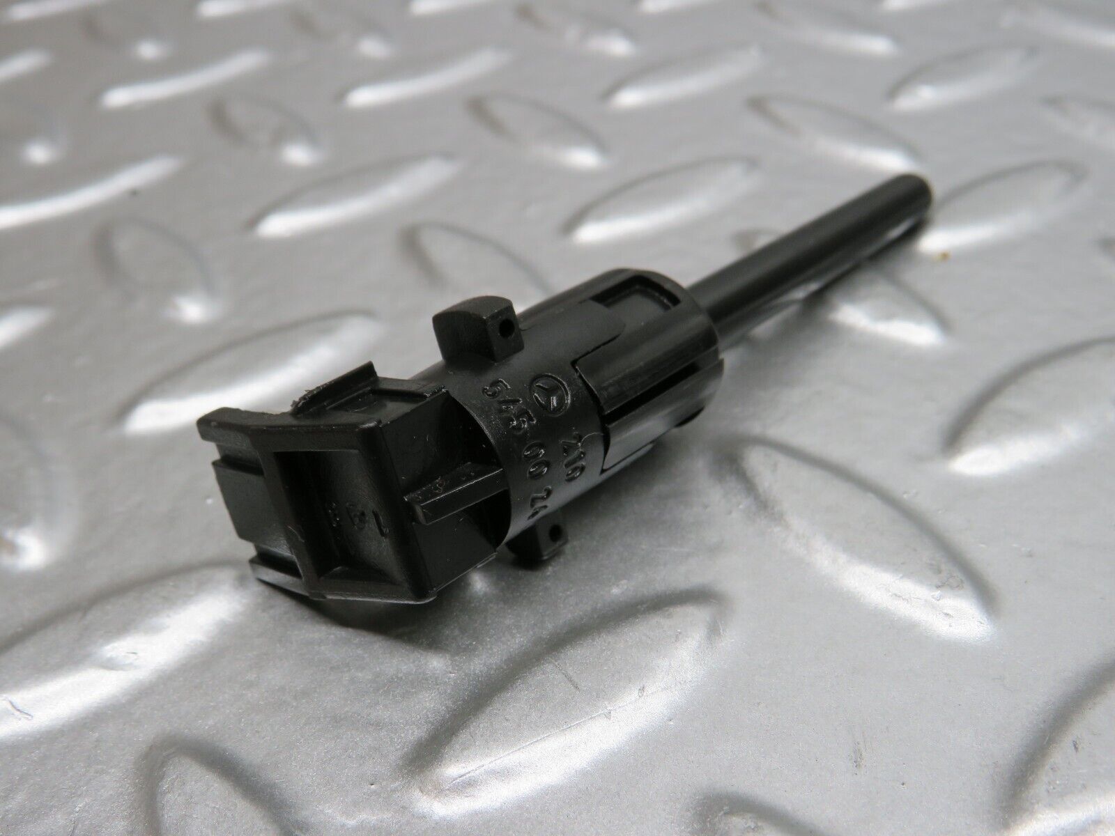 24636 Mercedes-Benz W140S320 Coolant Level Sensor 2105450024