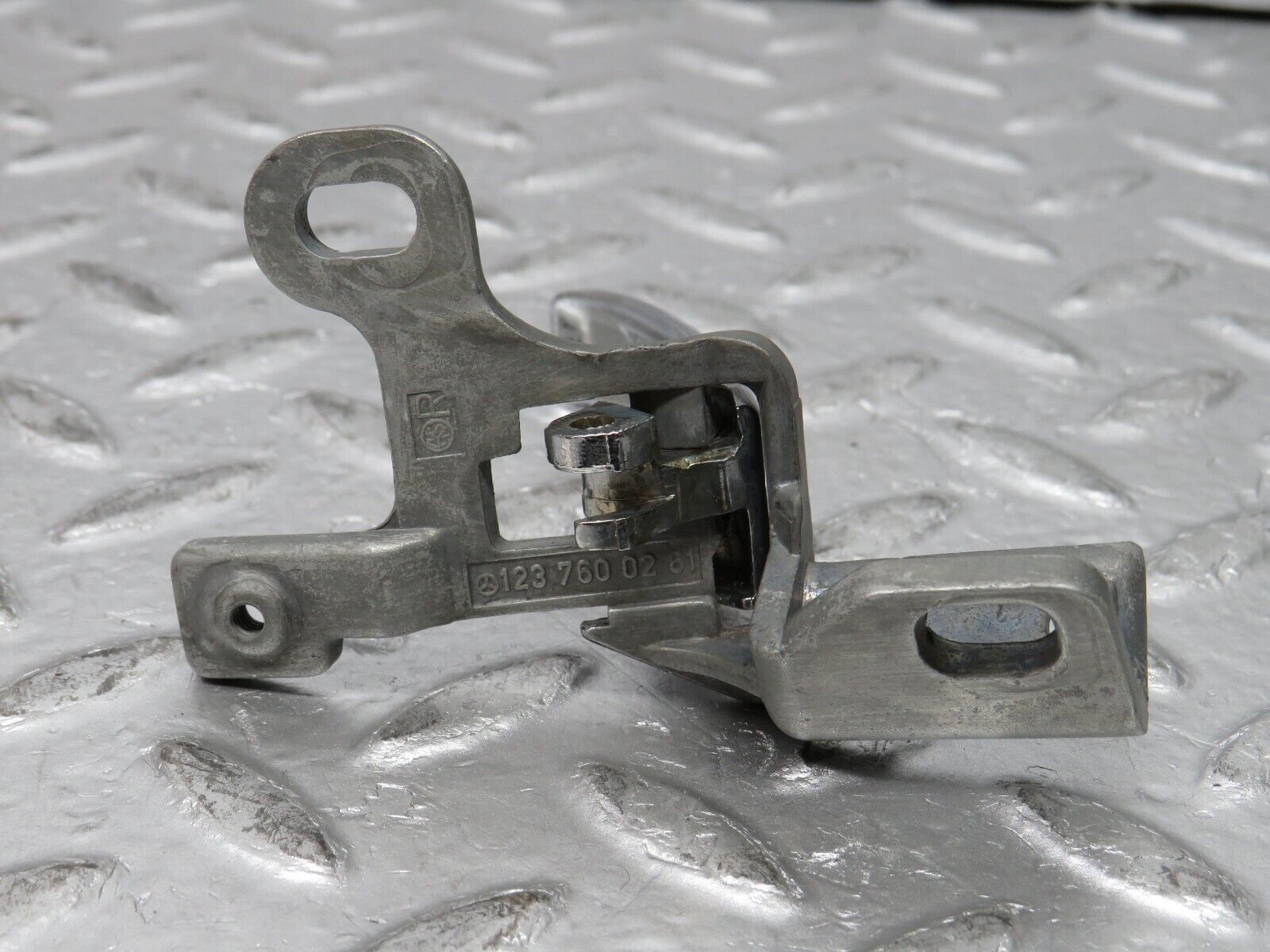 0547 Mercedes-Benz W123 230E Right Interior Door Handle 1237600261