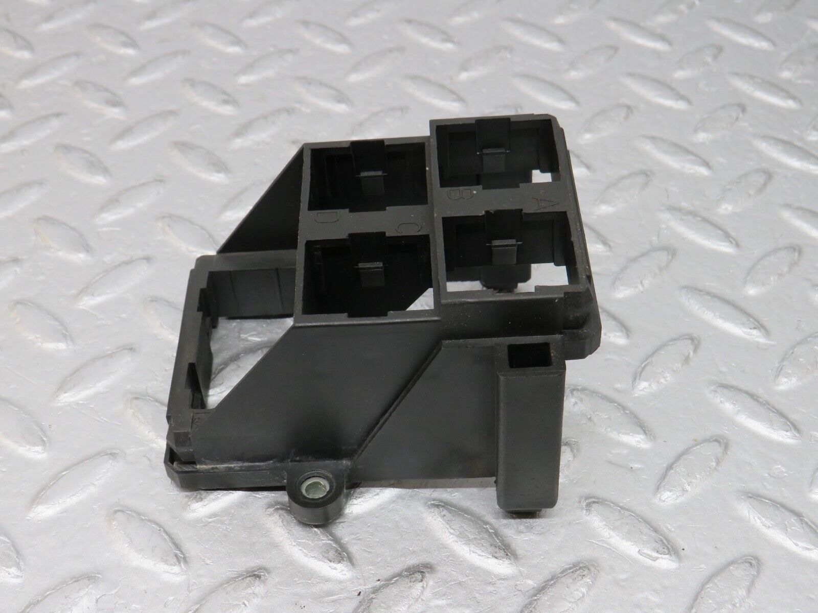 36552 Mercedes-Benz W201 190E 2.0L Relay Holder Bracket 2015451040