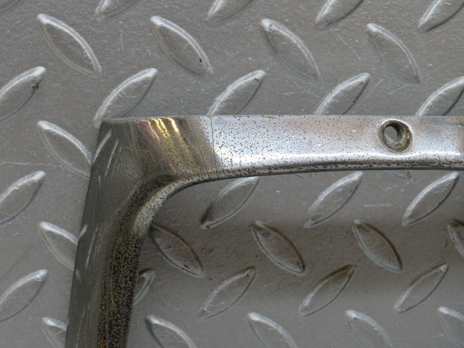 35753 Mercedes-Benz W108 Headlight Chrome Frame